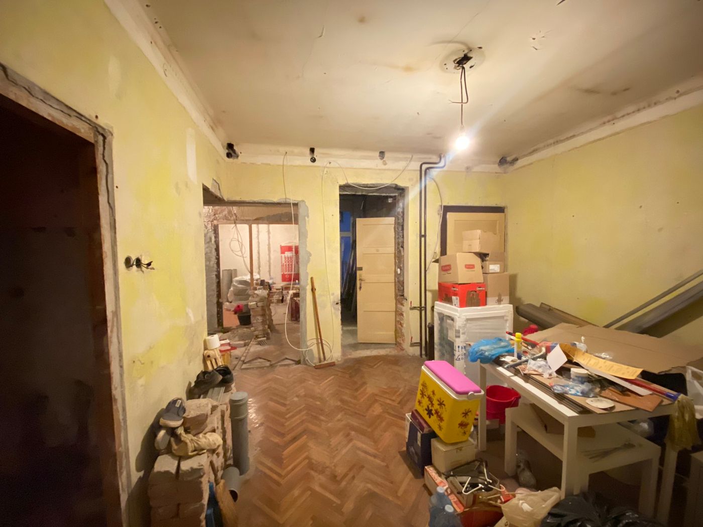 Trosoban stan na Keju   za renoviranje 3