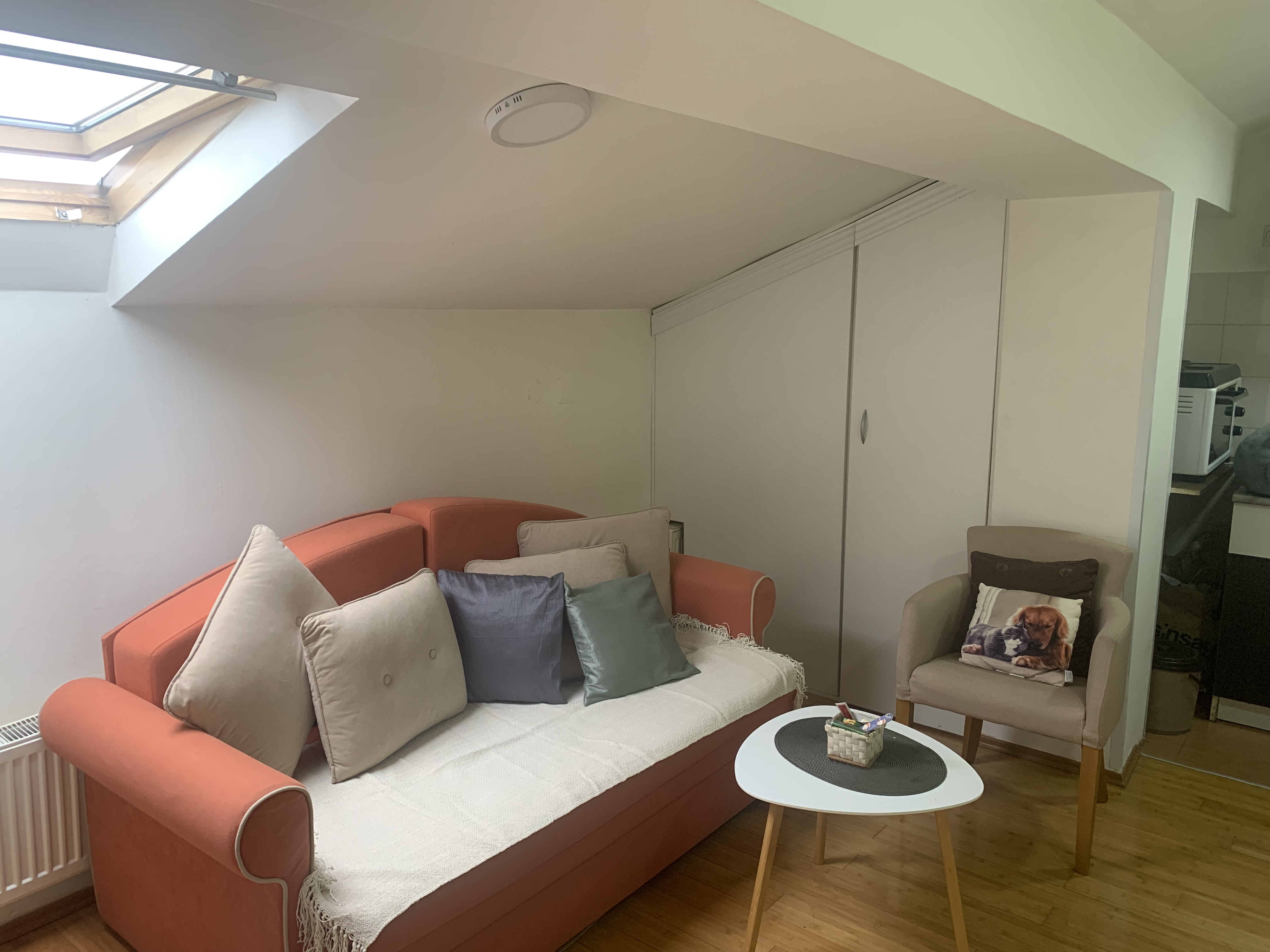 Izdajem garsonjeru u centru grada 3