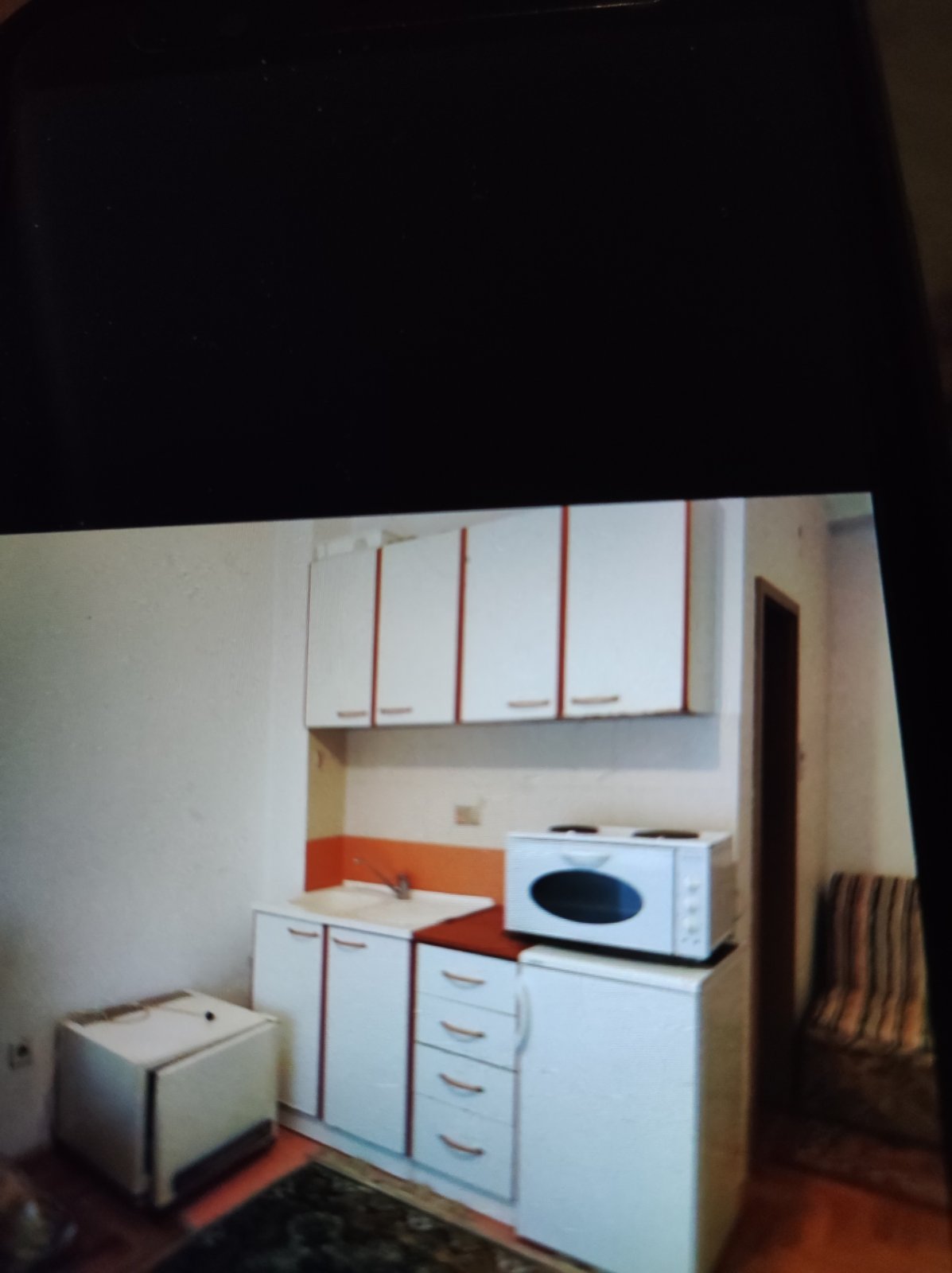 Izdajem garsonjeru kod Vukovog spomenika 4