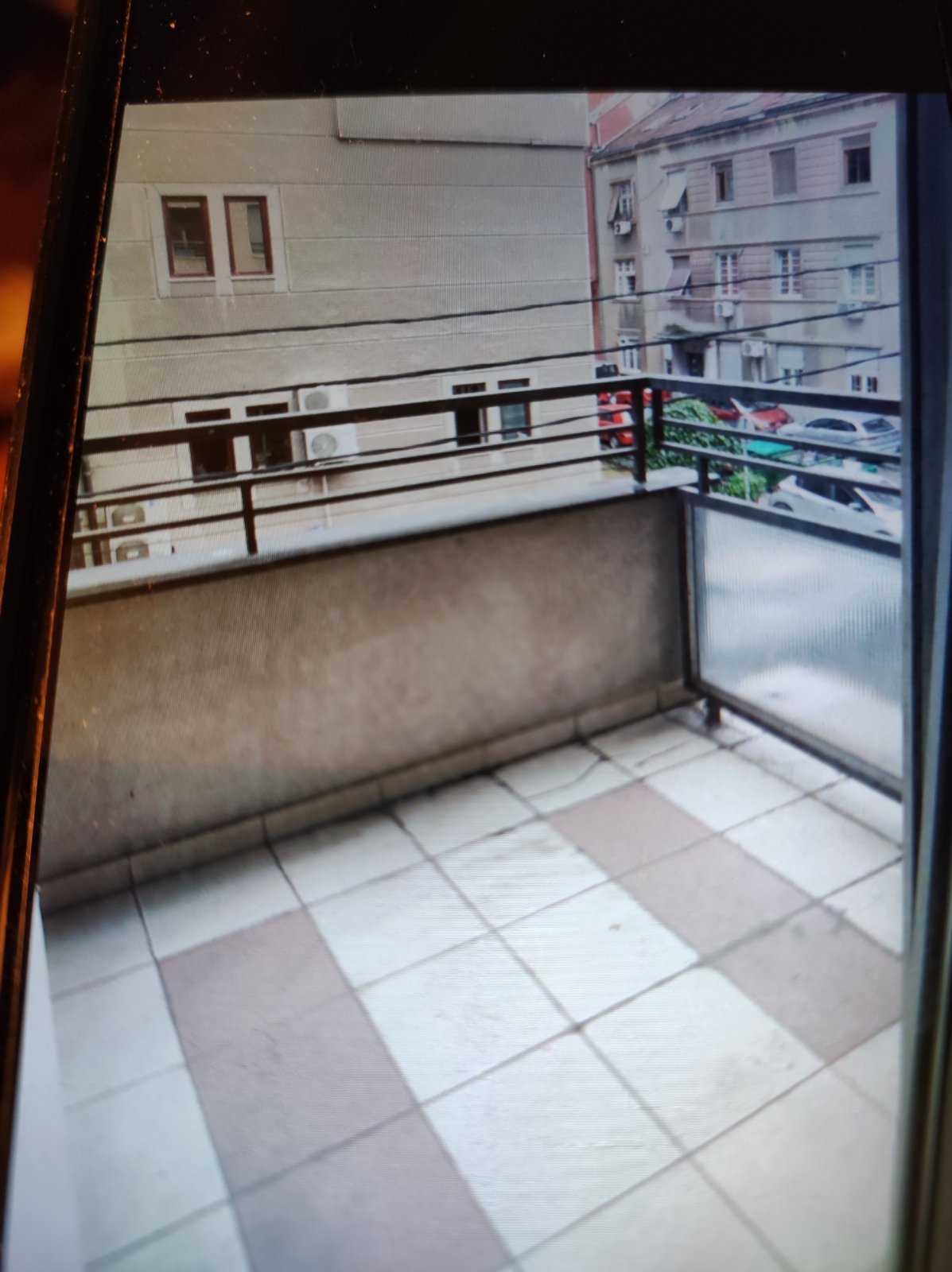 Izdajem garsonjeru kod Vukovog spomenika 3