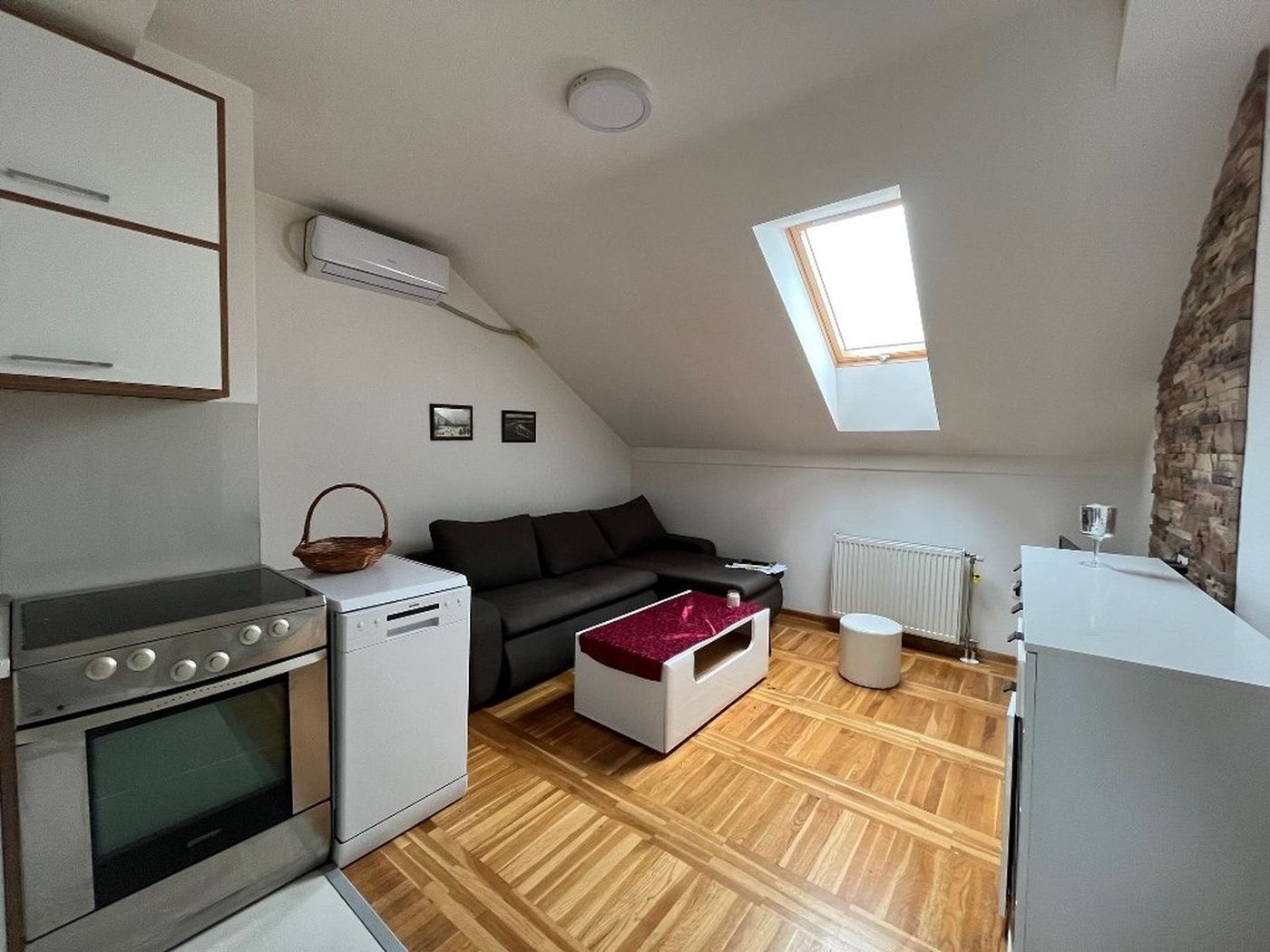 Odličan dvosoban stan na traženoj lokaciji 3