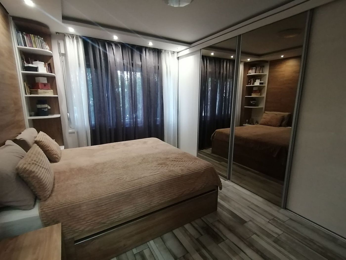 Dvosoban stan   renoviran na sjajnoj lokaciji 3