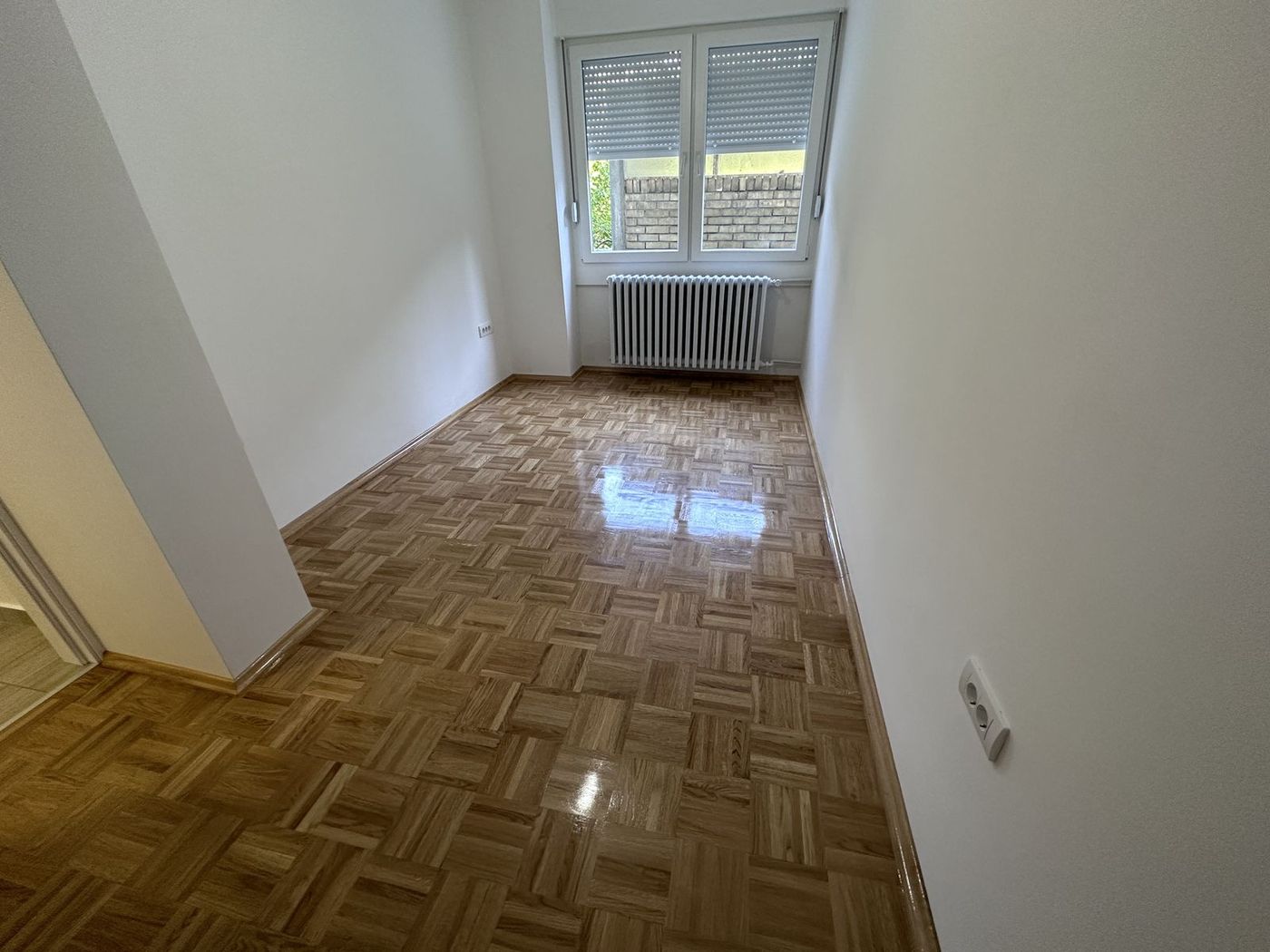 Renoviran dvosoban stan sa prelepom terasom   odmah useljiv 3