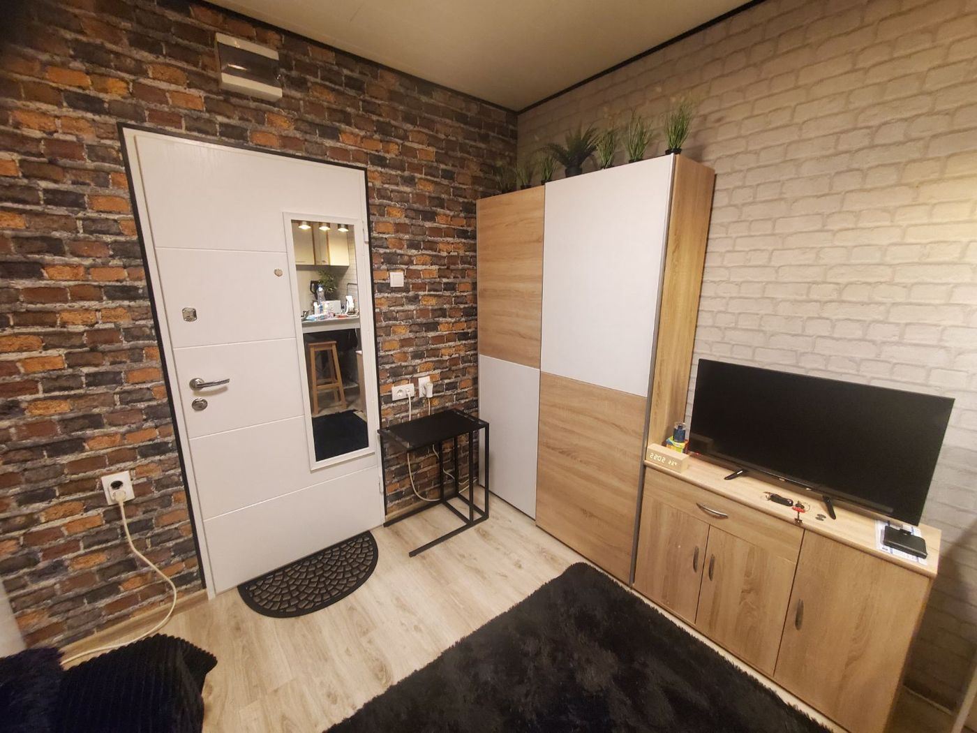 Nameštena garsonjera   idealna za izdavanje 2