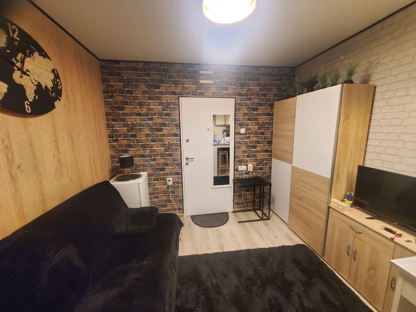 Nameštena garsonjera   idealna za izdavanje 3