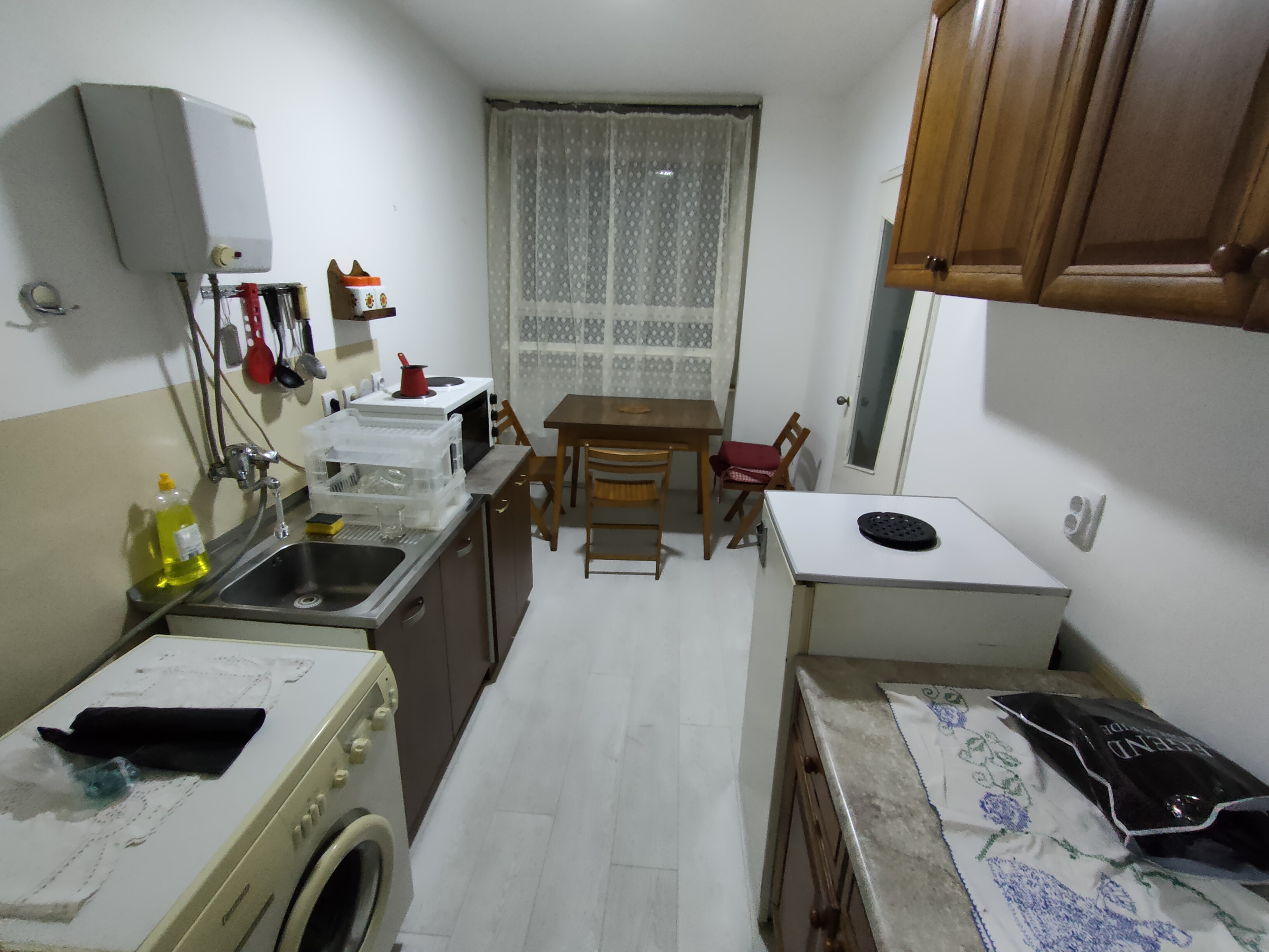 Dvosoban stan u samom centru grada u mirnoj ulici punoj zelenila na 20 metara od Kralja Petra I 5