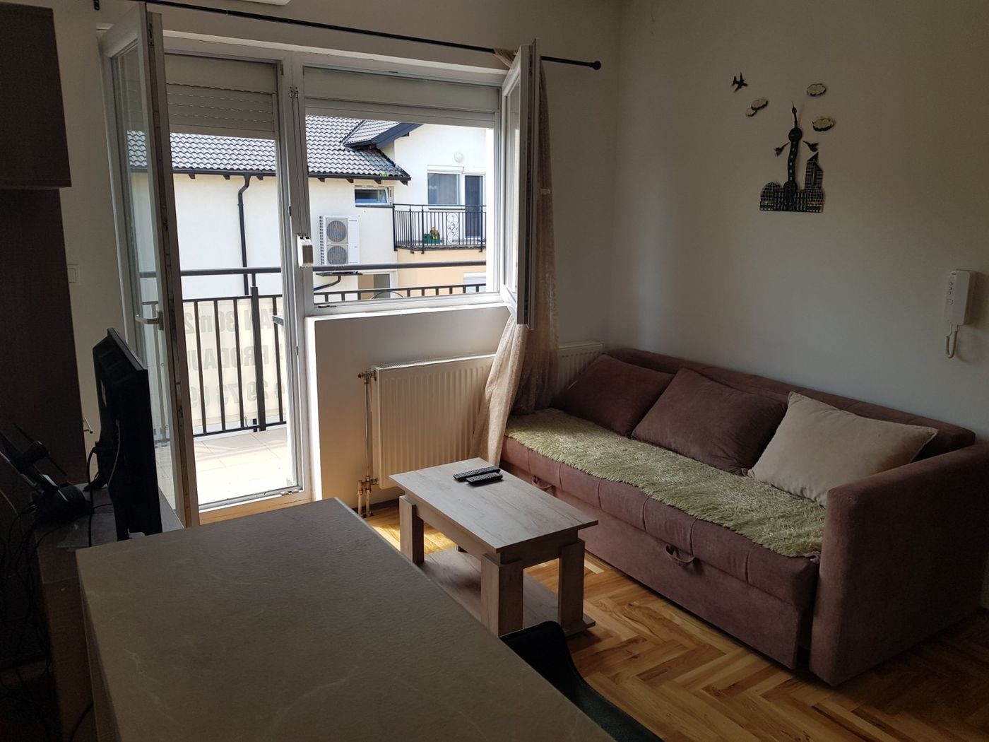 Odličan jednoiposoban stan   namešten 2