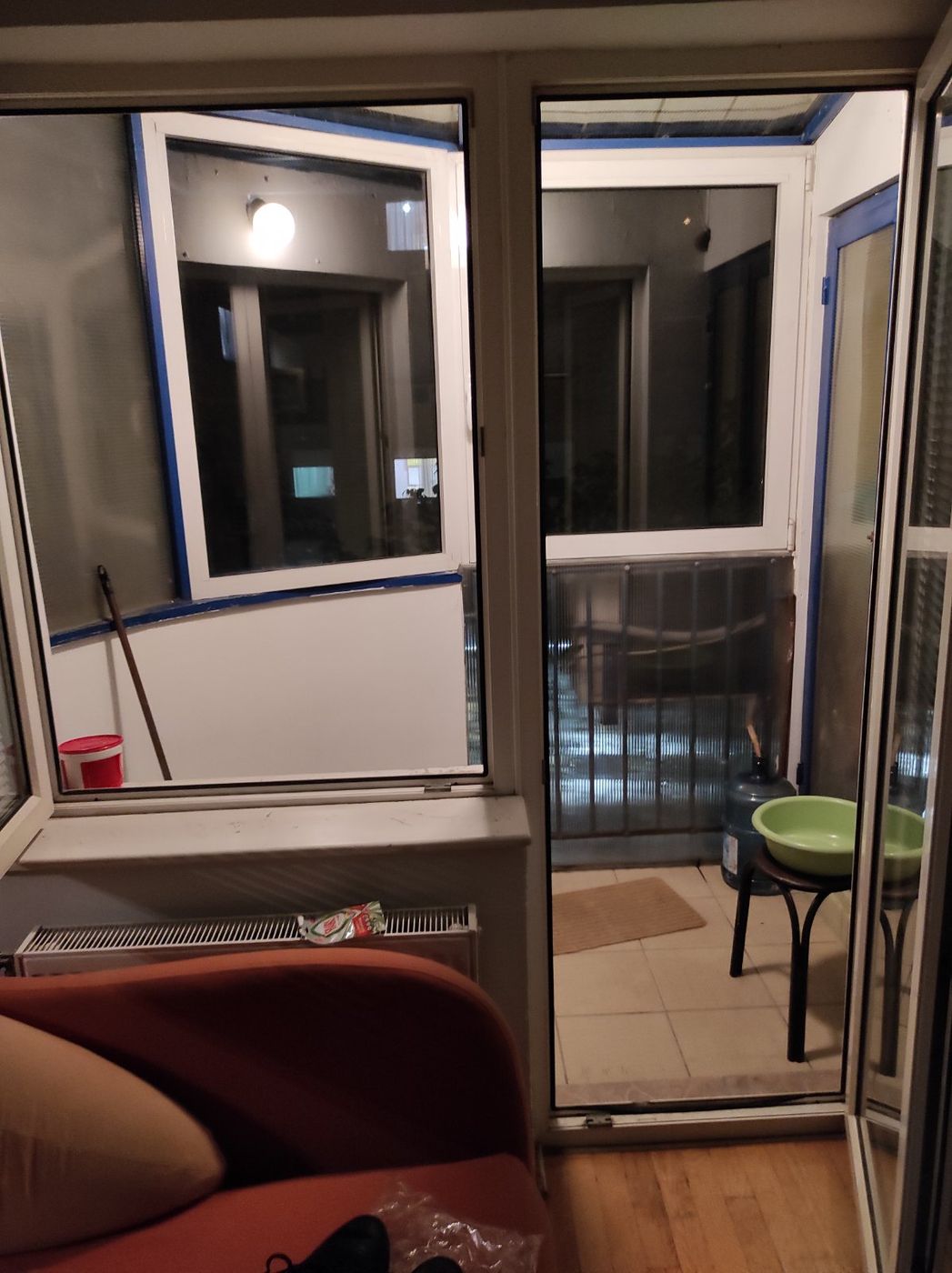 Preko puta medicinskog fakulteta   odlična garsonjera sa parking mestom 4