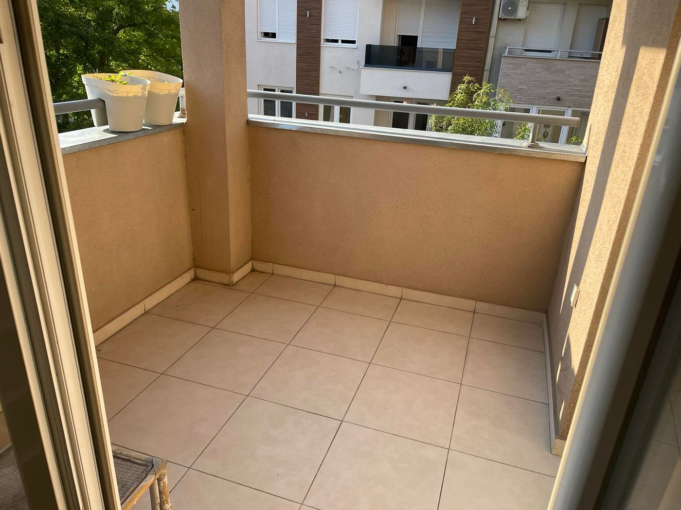 Odličan dvoiposoban stan na Podbari   namešten 5