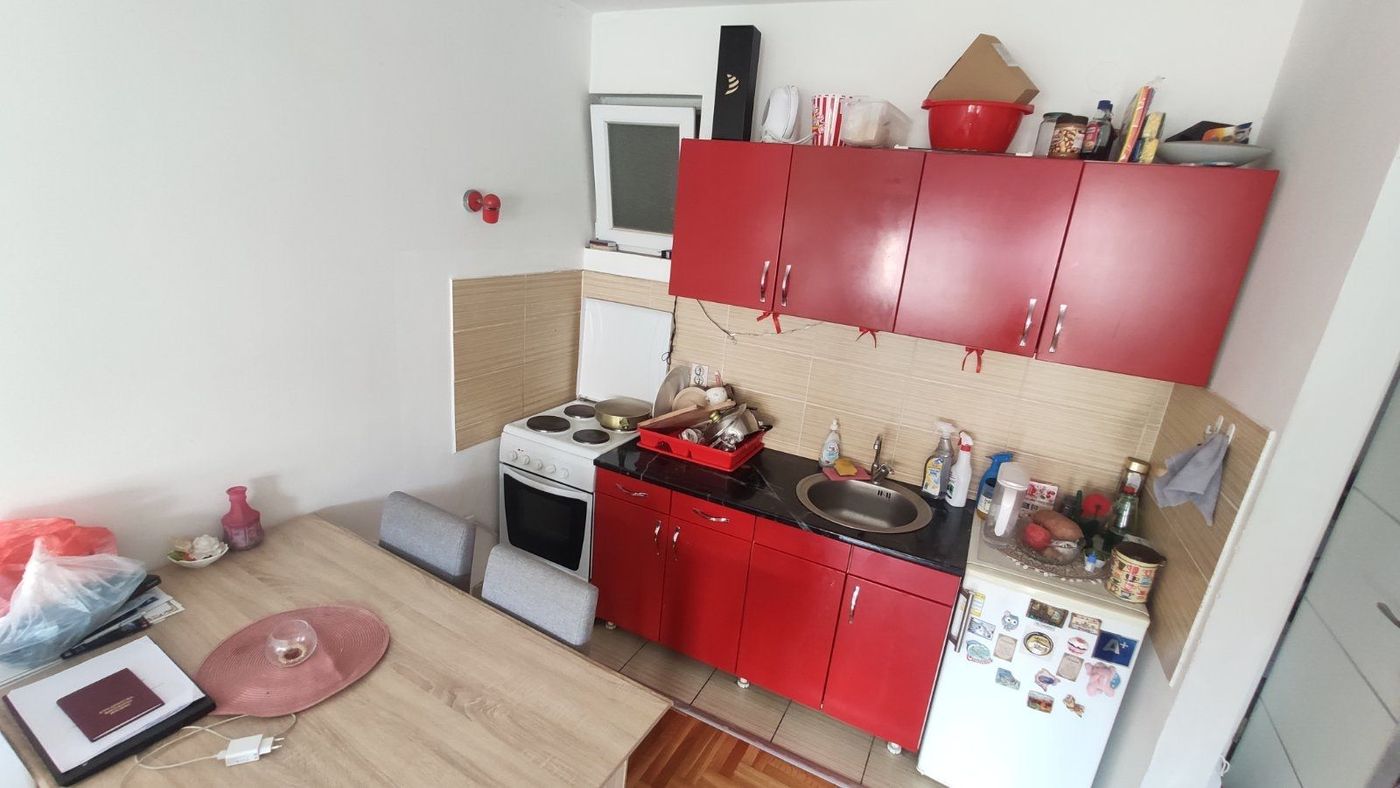 Veoma svetao jednoiposoban stan 3