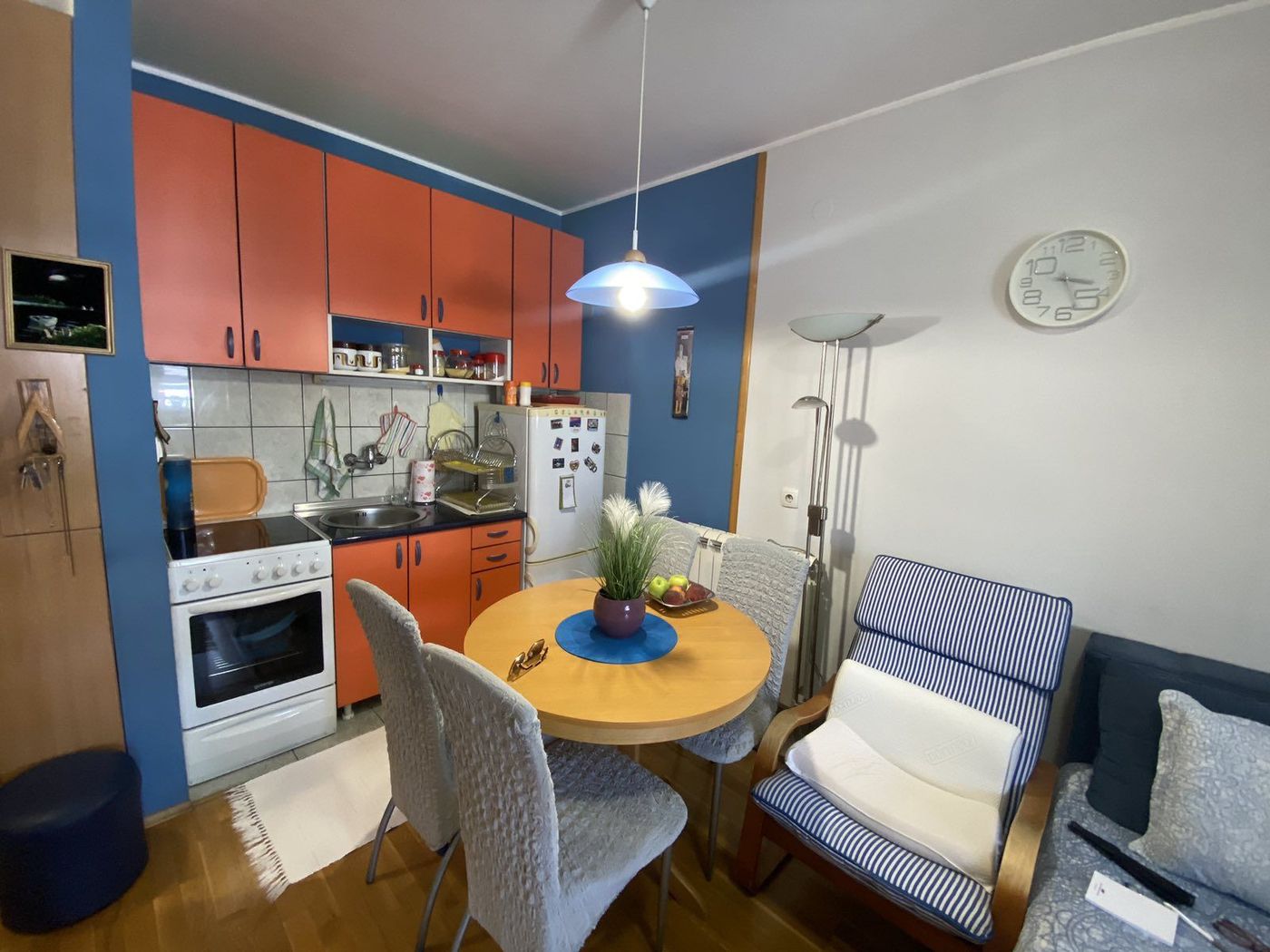 Jednoiposoban stan bez ulaganja   nije fiksno  2