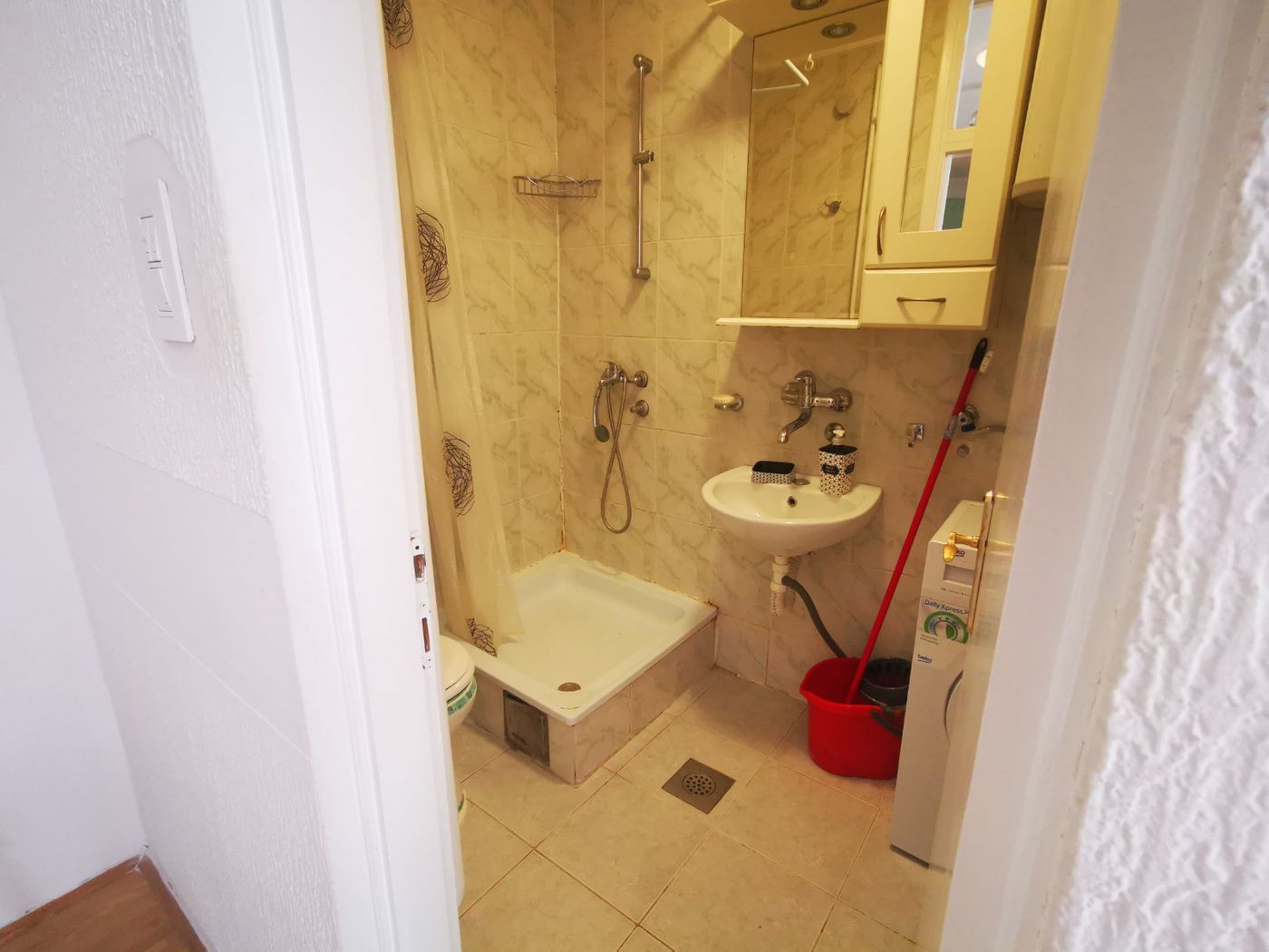 Useljiv stan na sjajnoj lokaciji 5