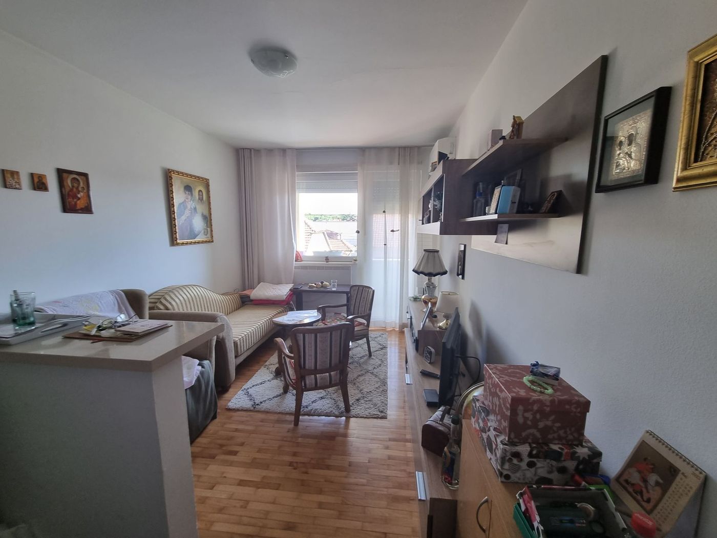 Namešten jednoiposoban stan   odličan 2