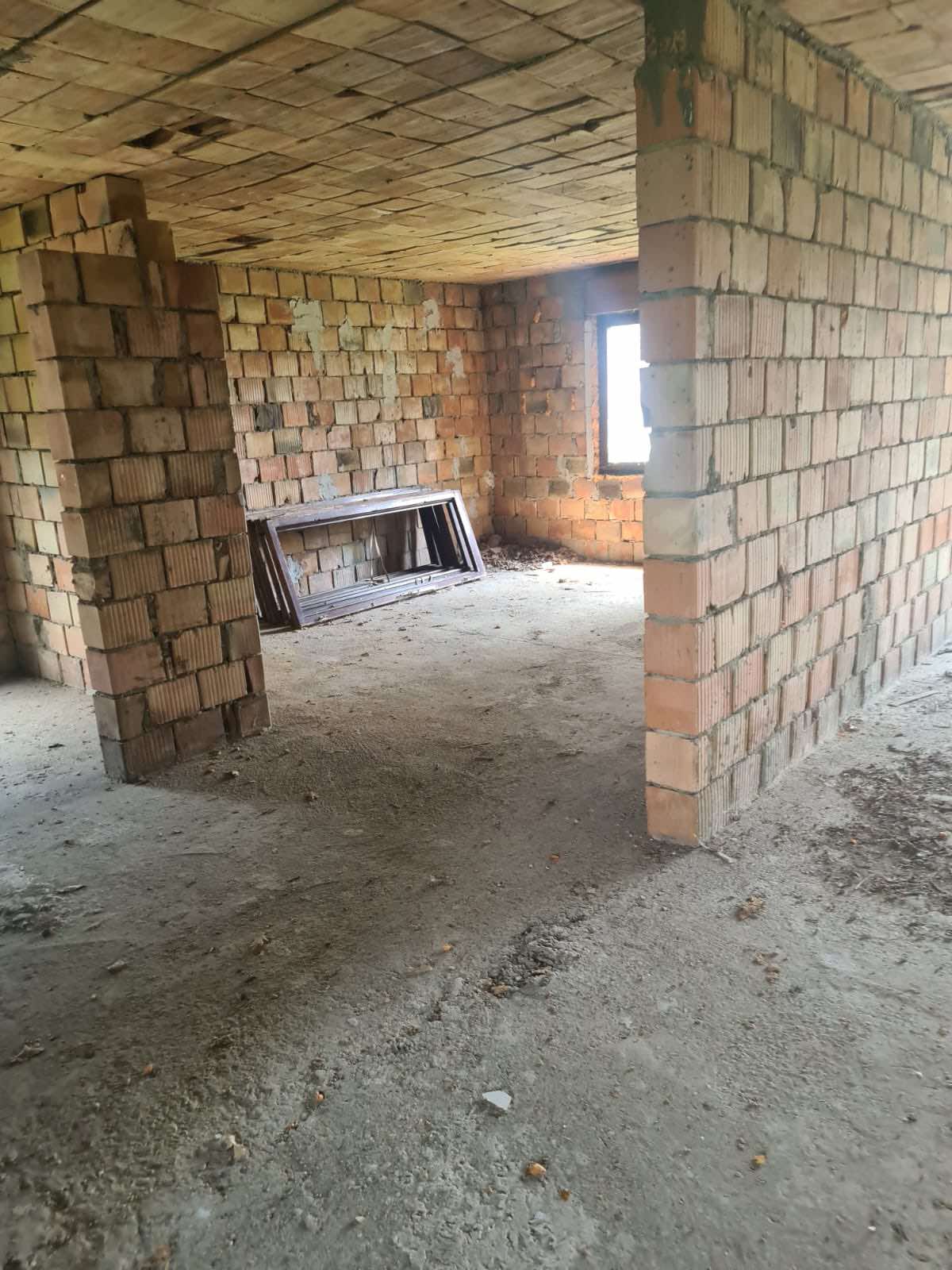 Prodajem stambeno poslovni objekat u Vranicu 3