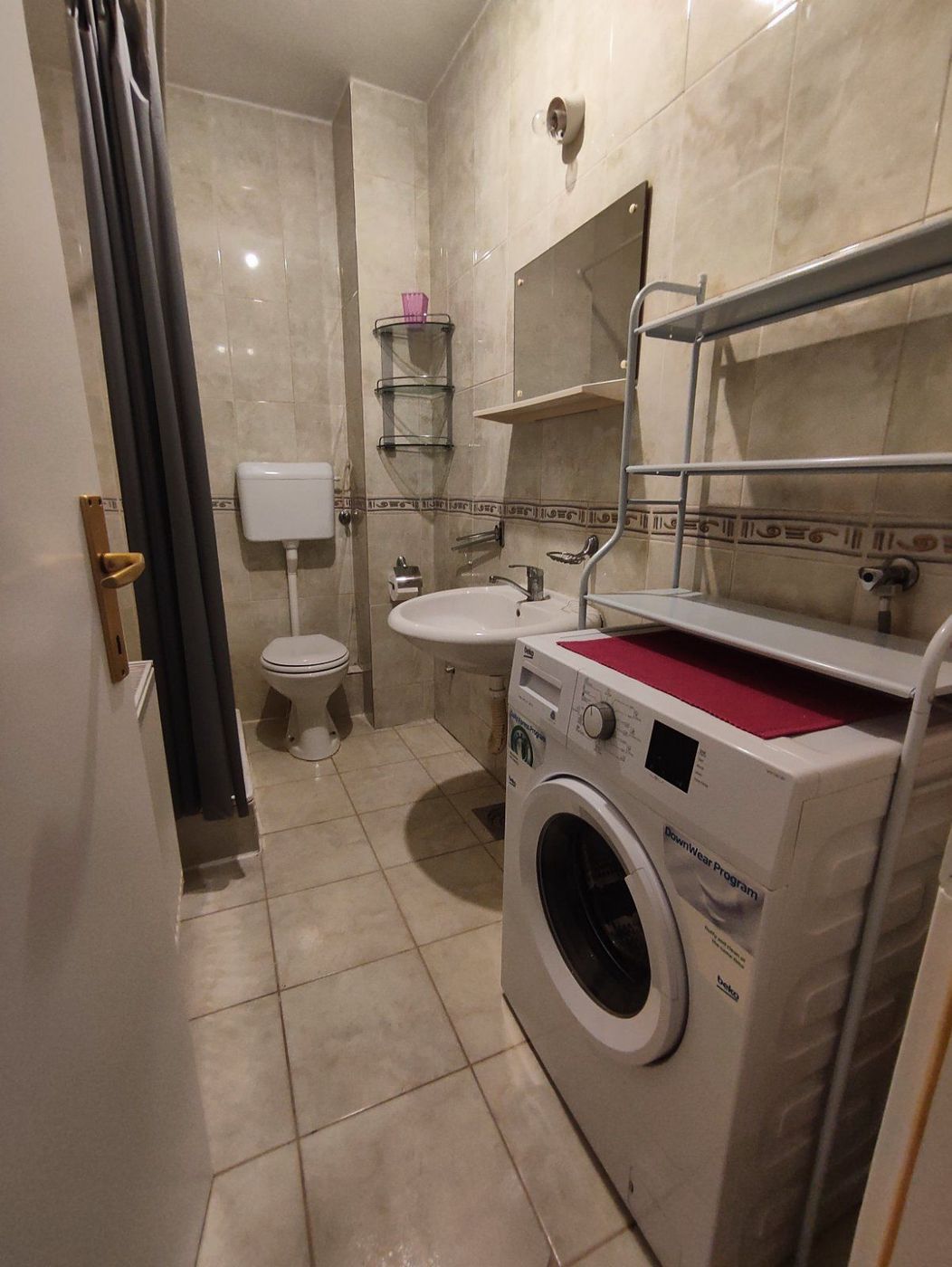 Useljiva garsonjera bez ulaganja   top lokacija 4