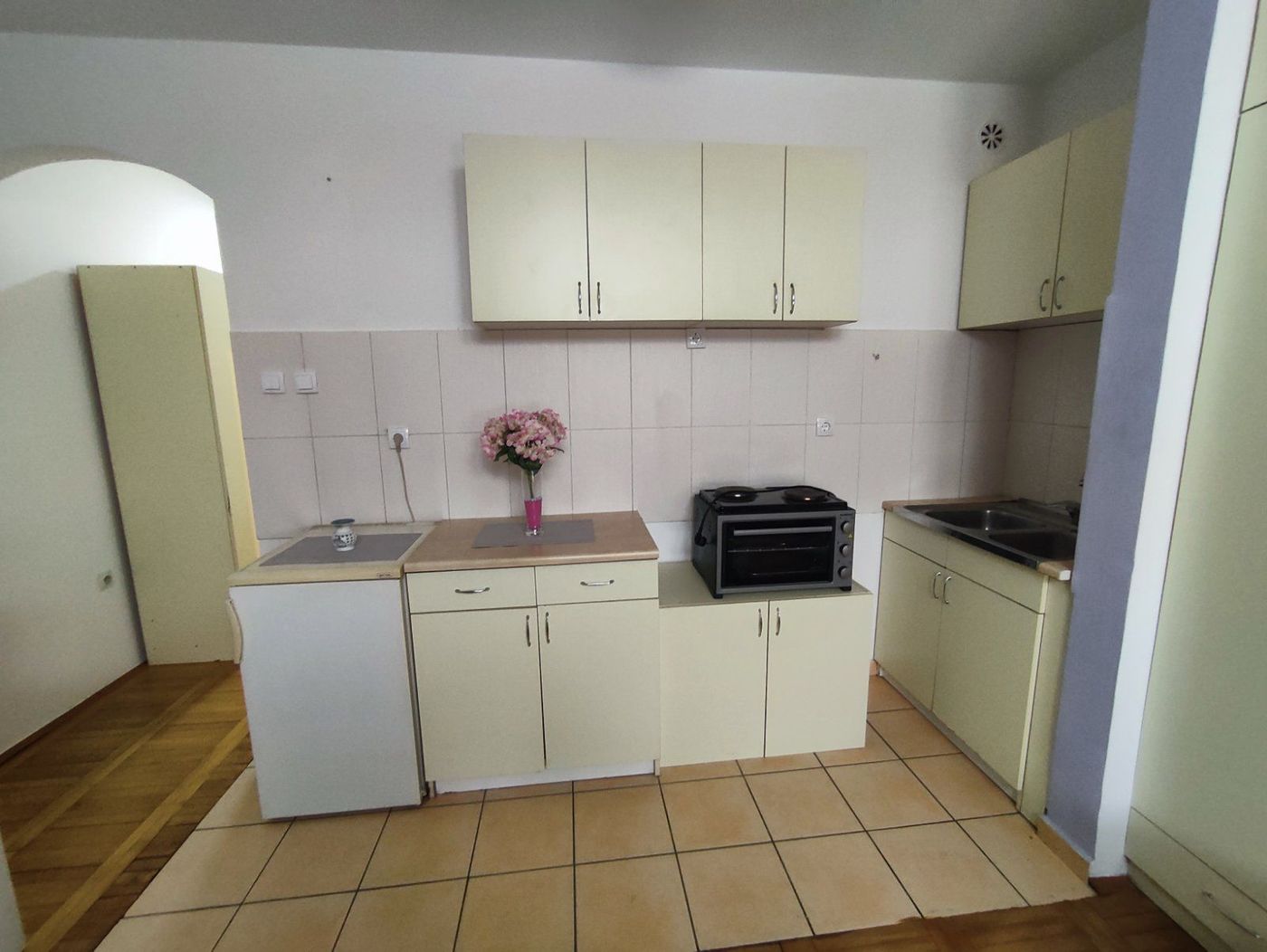 Useljiva garsonjera bez ulaganja   top lokacija 3