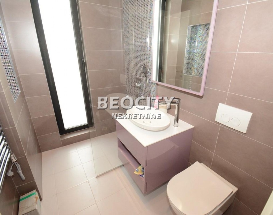 Trosoban stan, 250 m2, Šumice, Ustanička ID: 95961 16