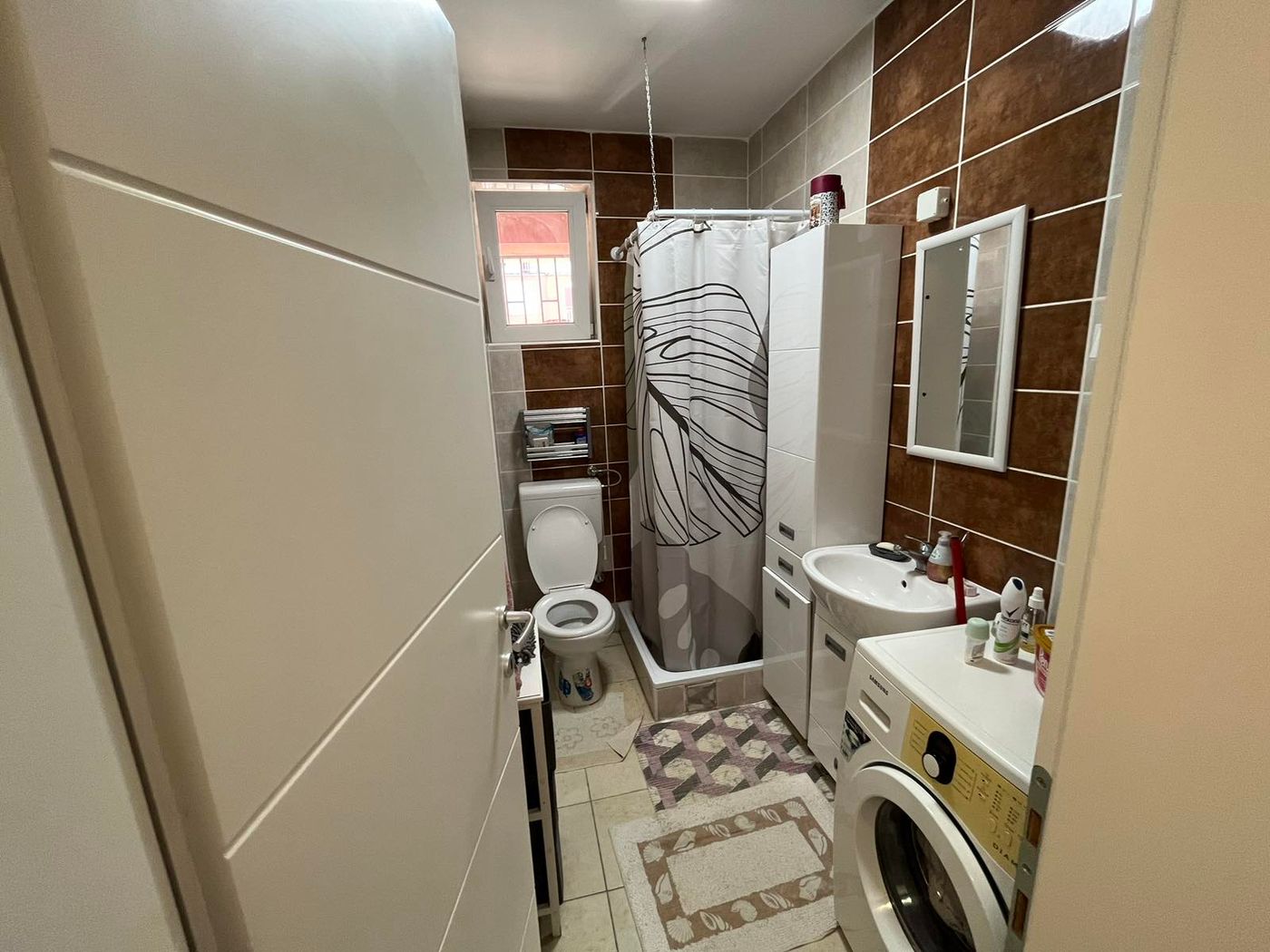 Uknjižen  parking za stanare   bez ulaganja   36m2 5