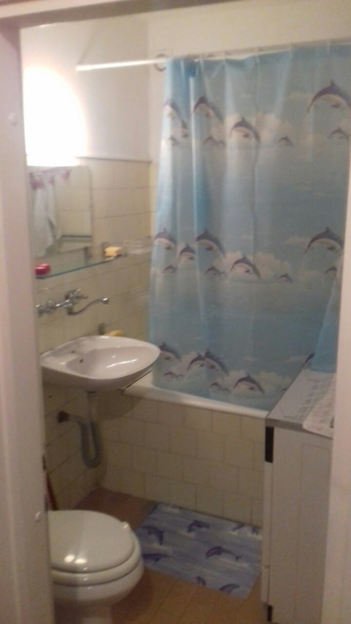 Izdavanje stana Medak 3 povoljno 4