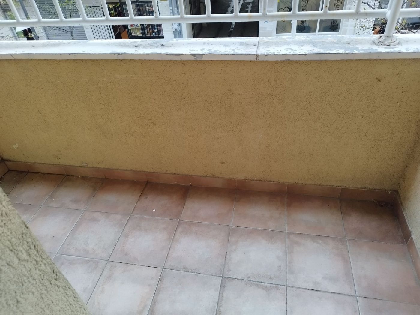 Uknjižen   odmah useljiv   dvoiposoban stan   5