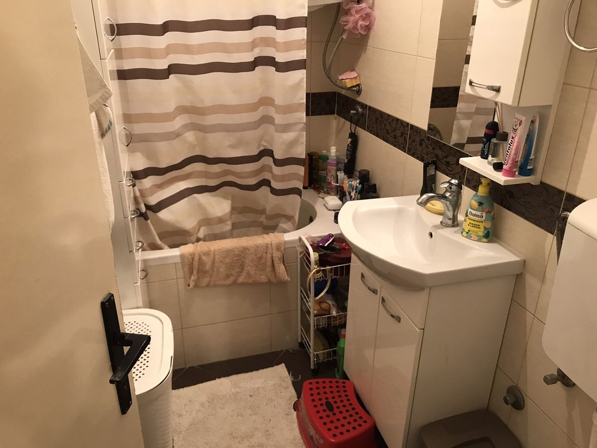 Uknjižen dvosoban stan kod Ž Stanice   56m2 4