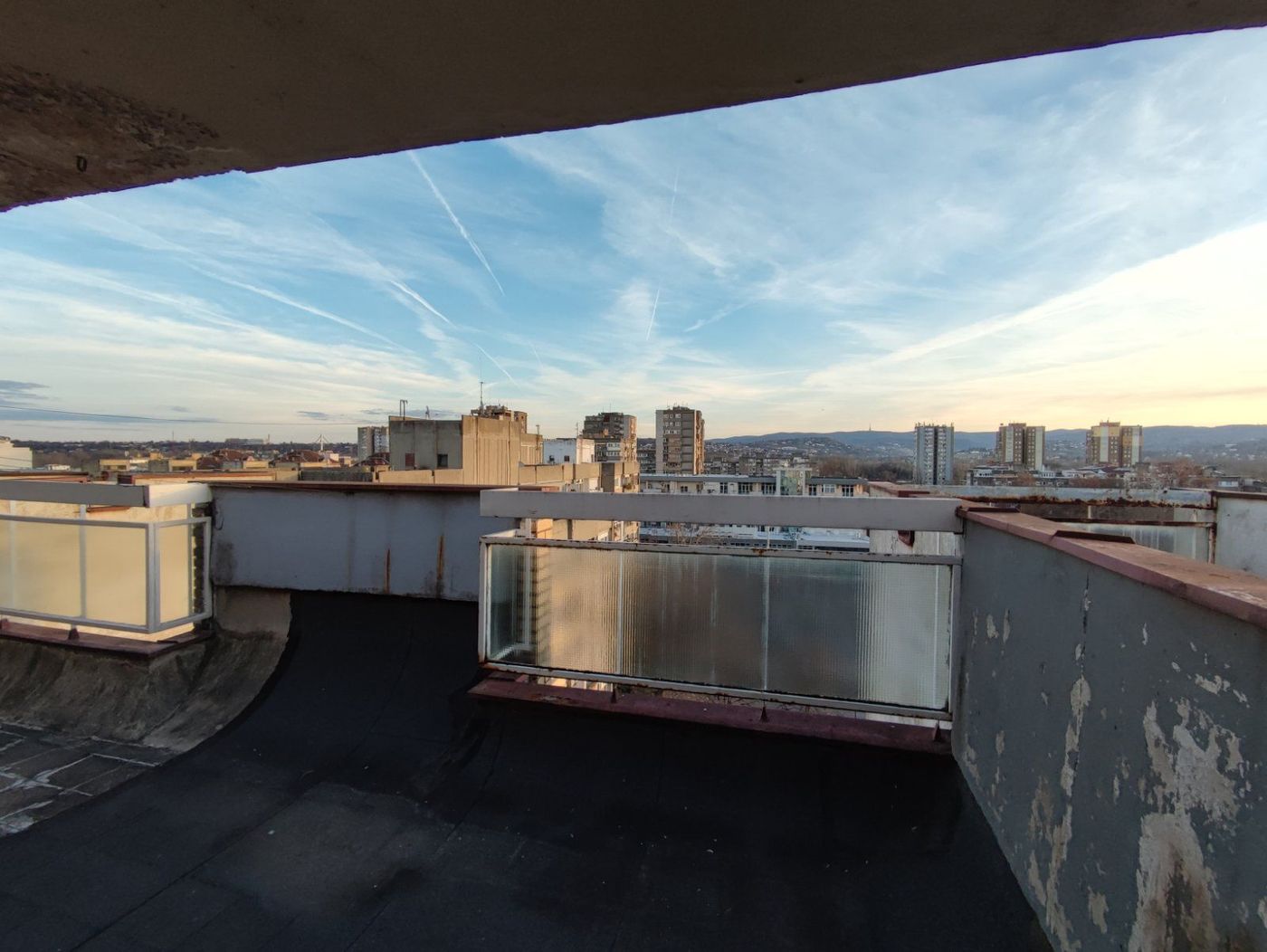 Povoljan trosoban stan na Limanu   83m2 2