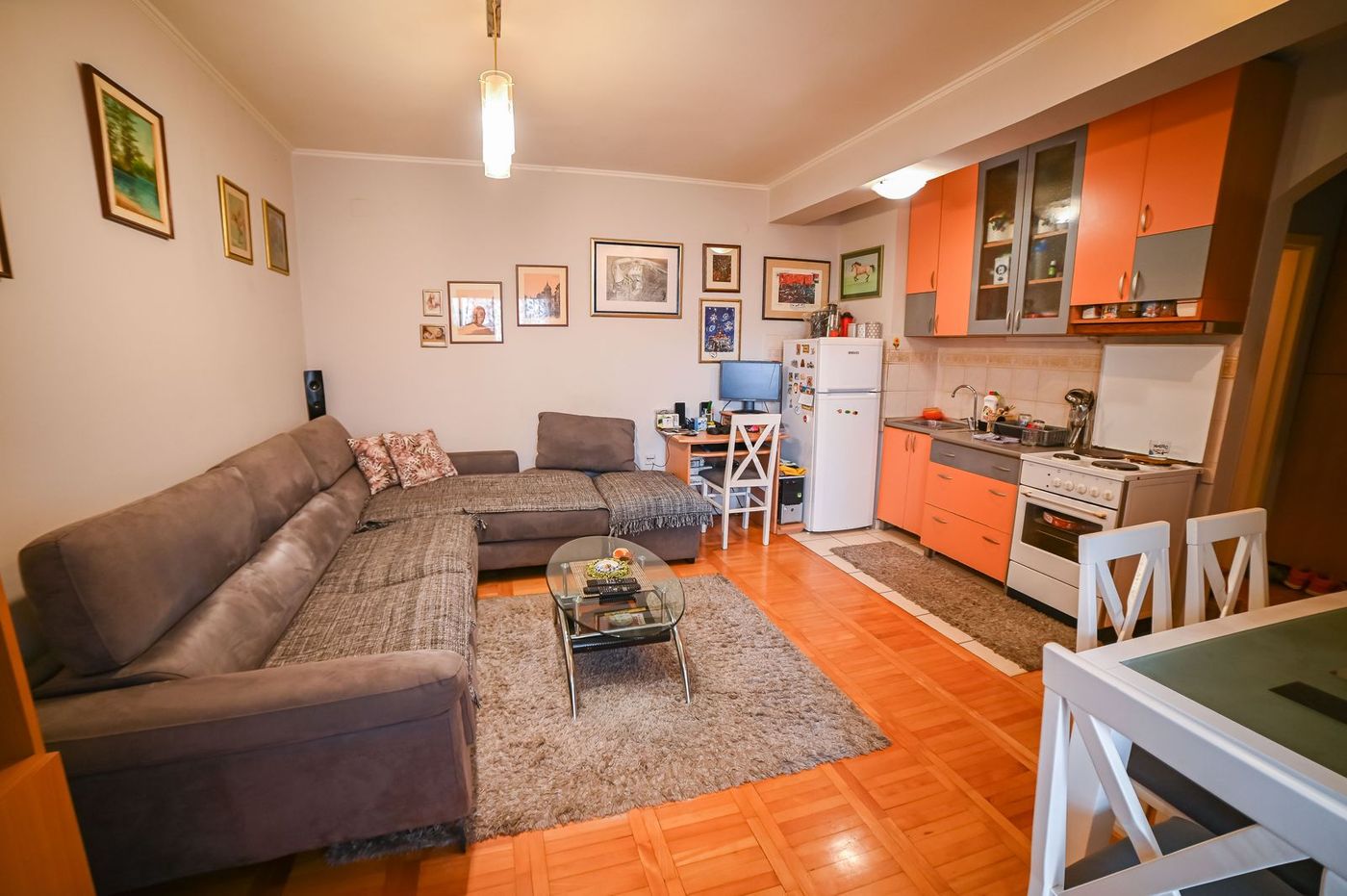 Uknjižen   namešten   savršen jednoiposoban stan   38m2  2