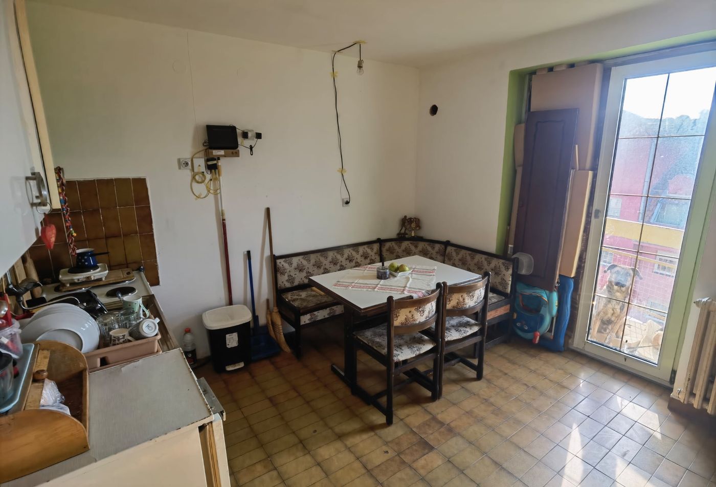 Uknjižen   prilika za renoviranje   36m2 4