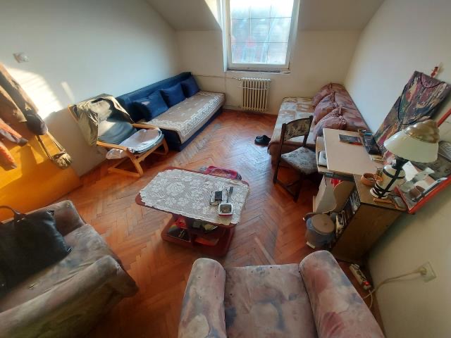 Uknjižen   prilika za renoviranje   36m2 2