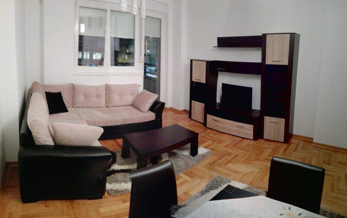 Odličan dvosoban stan na top lokaciji  1