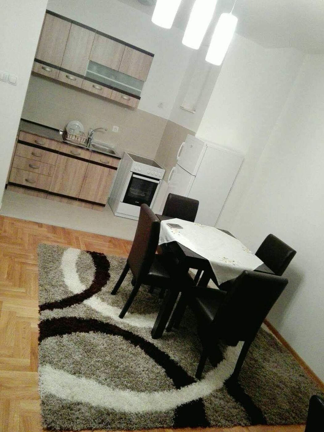 Odličan dvosoban stan na top lokaciji  2