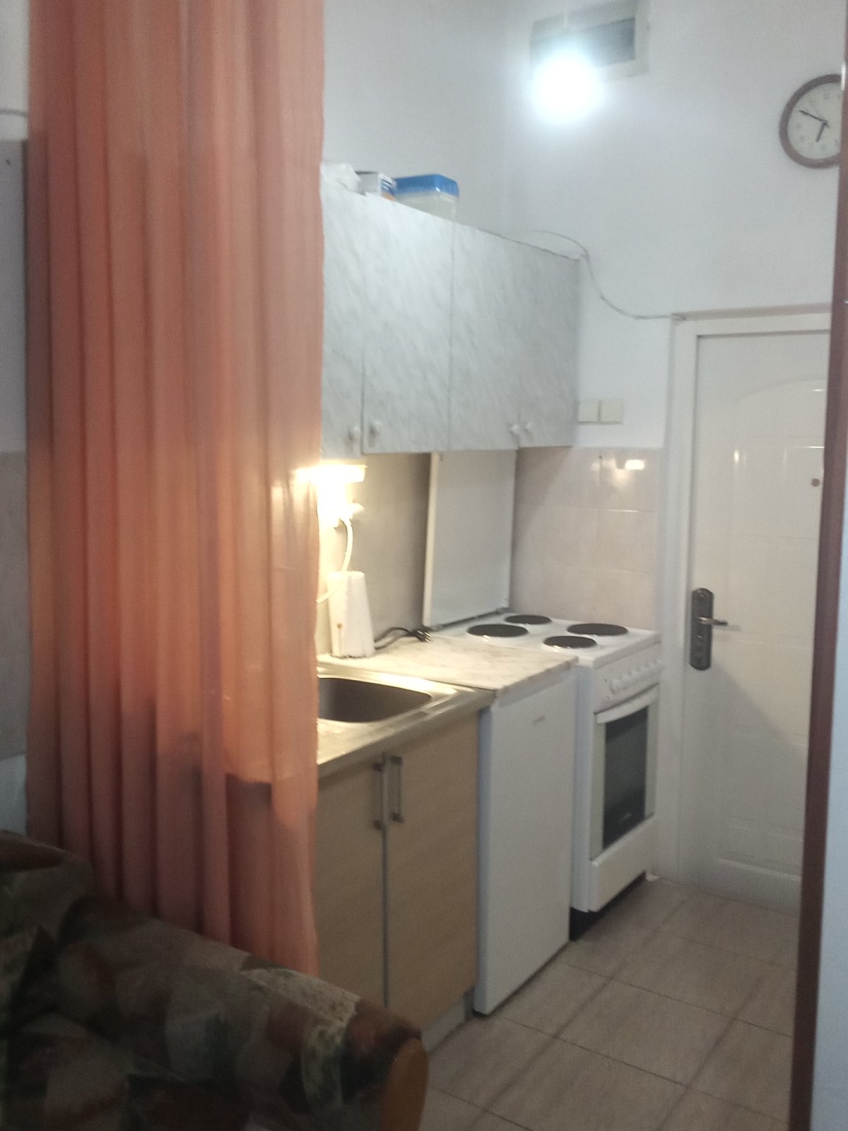 Garsonjera  ili poslovni prostor  na Vračaru 4