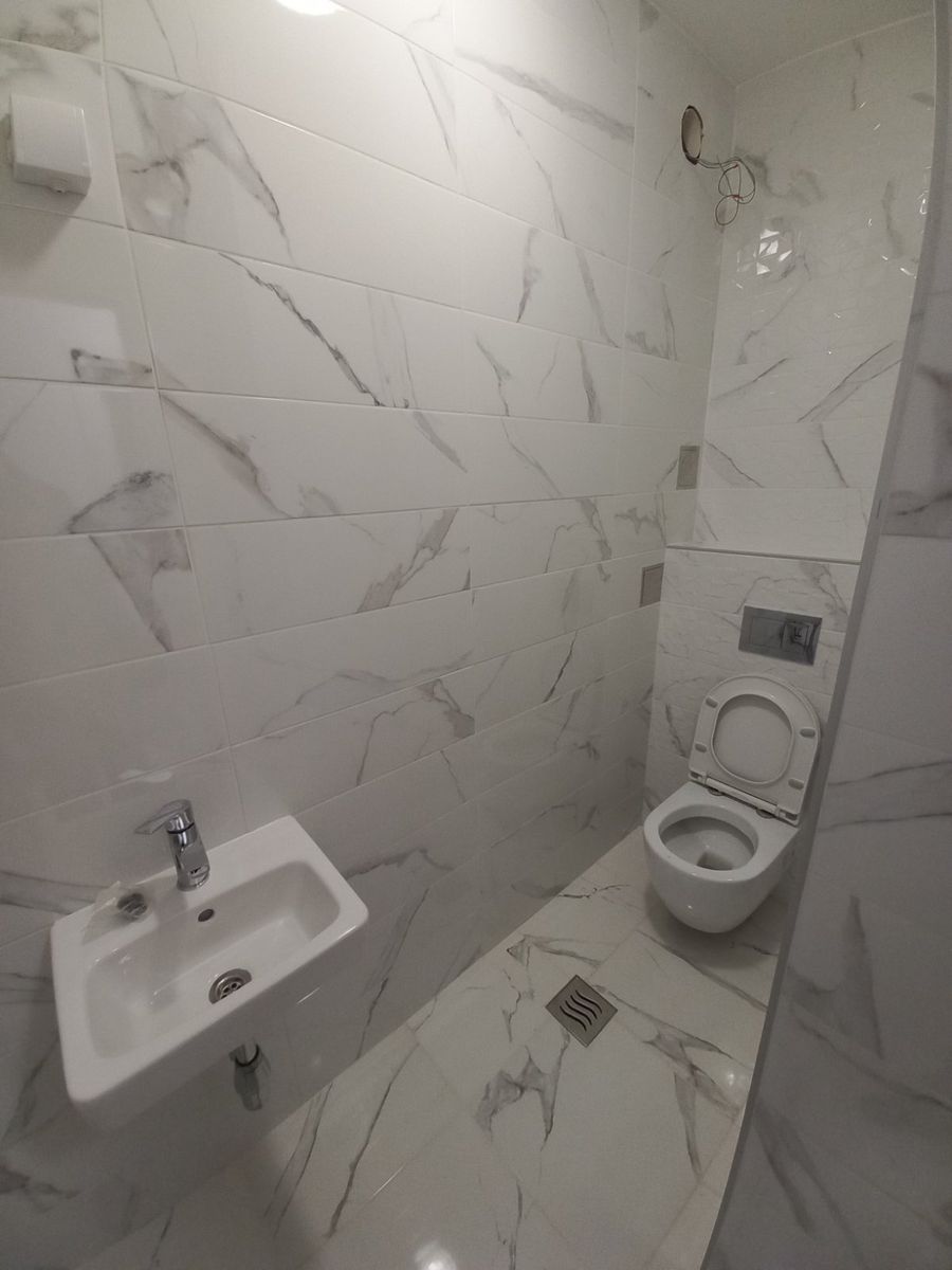 Nov  neuseljavan trosoban stan   sjajan raspored   5