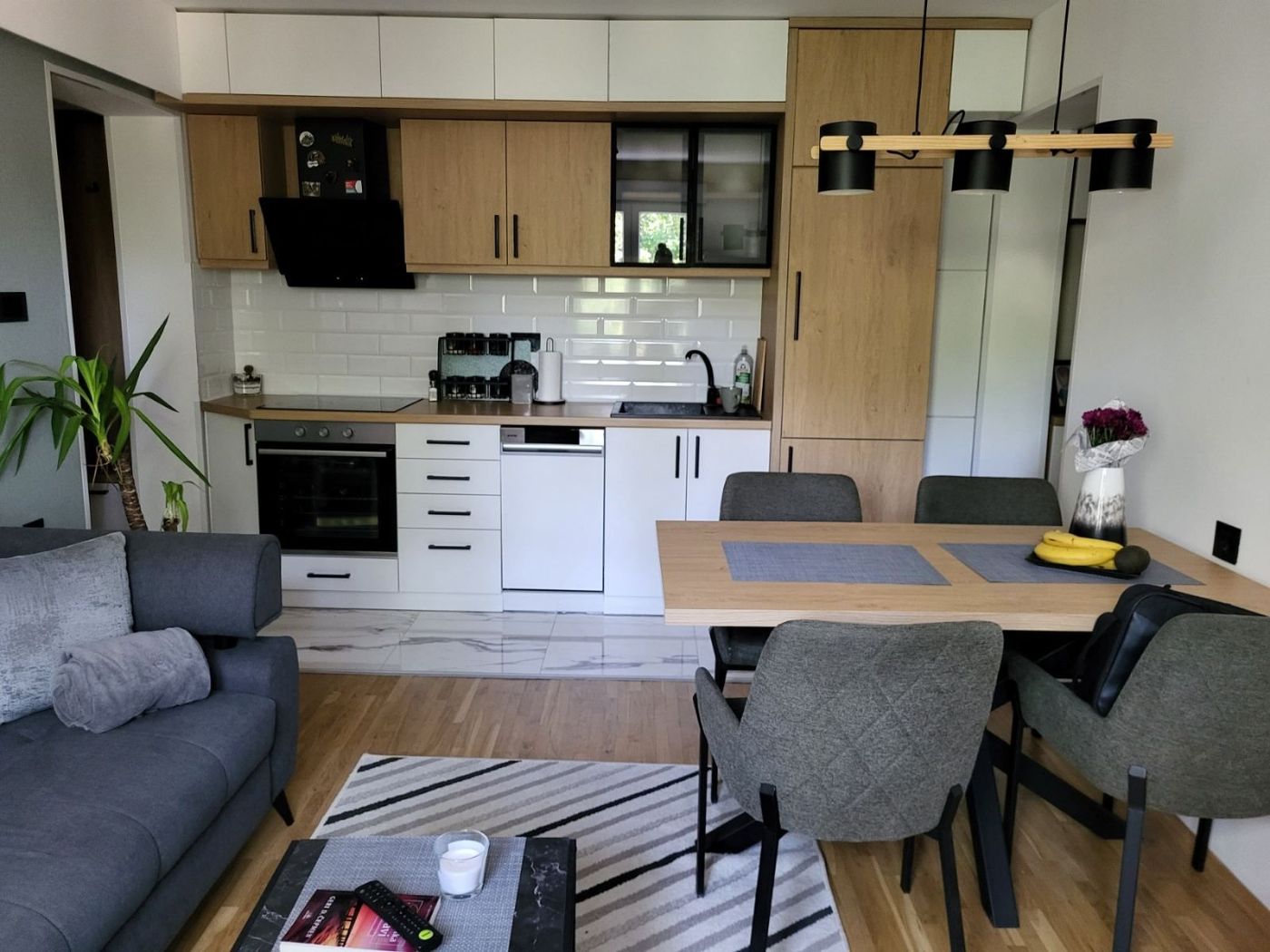 Namešten dvoiposoban stan na mirnoj lokaciji  2