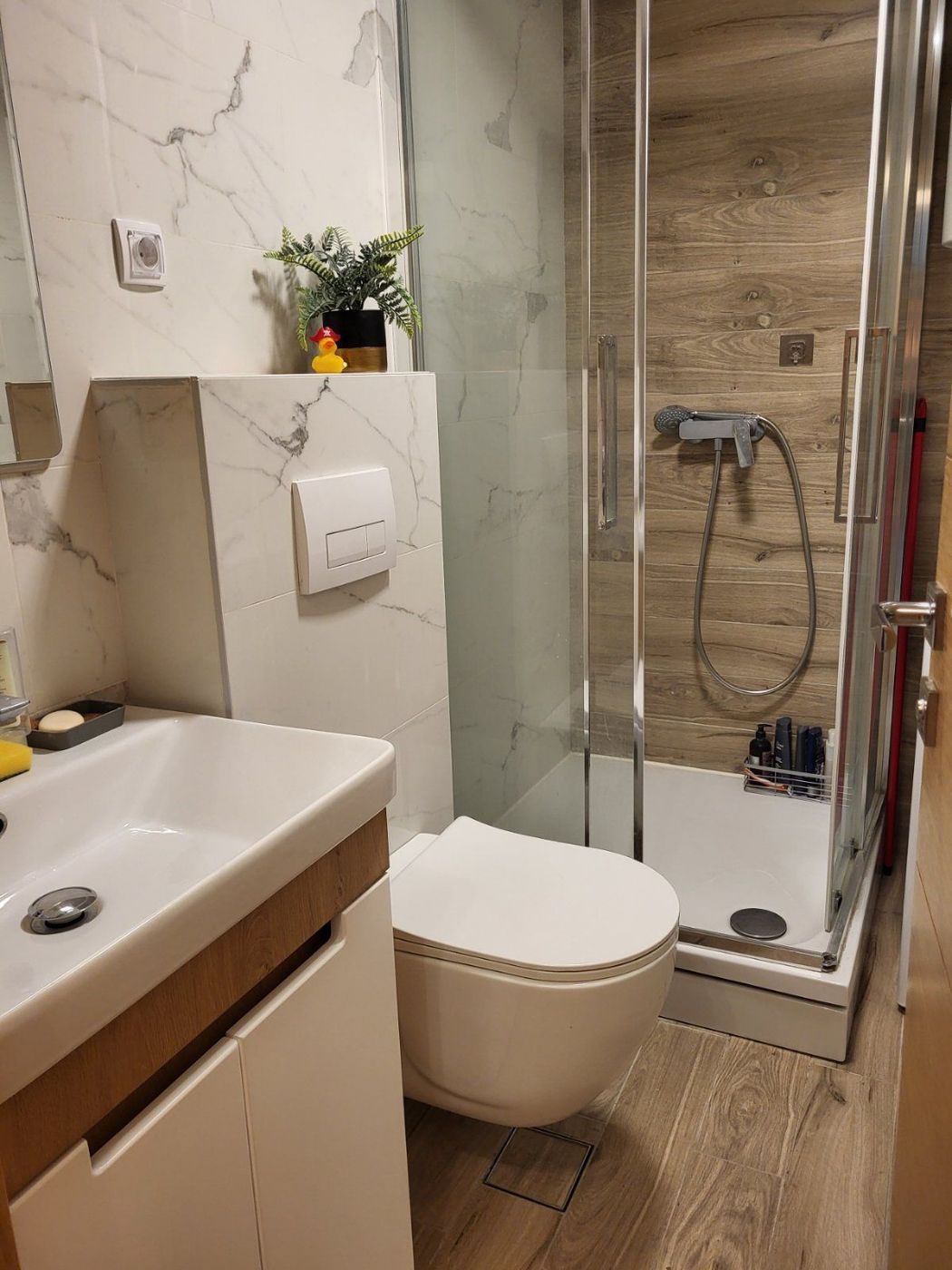 Namešten dvoiposoban stan na mirnoj lokaciji  5