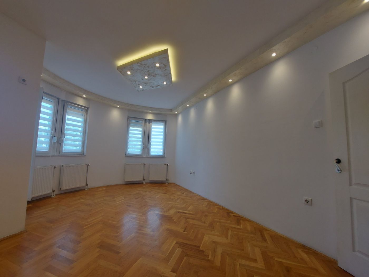 Odličan raspored  Stan novije gradnje   useljiv 1