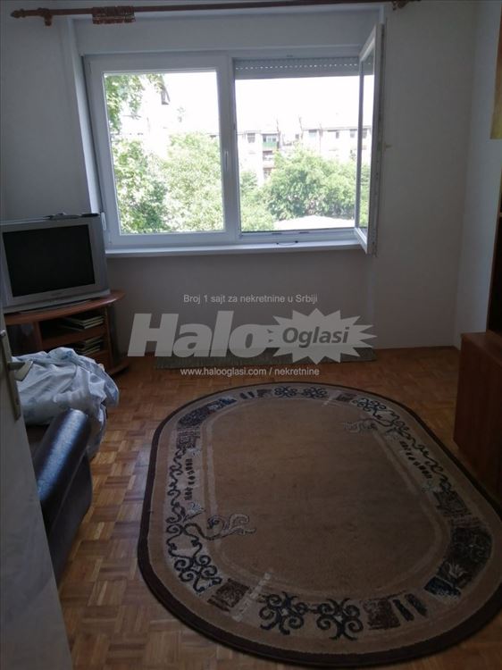 Izdajem stan u Somboru 4