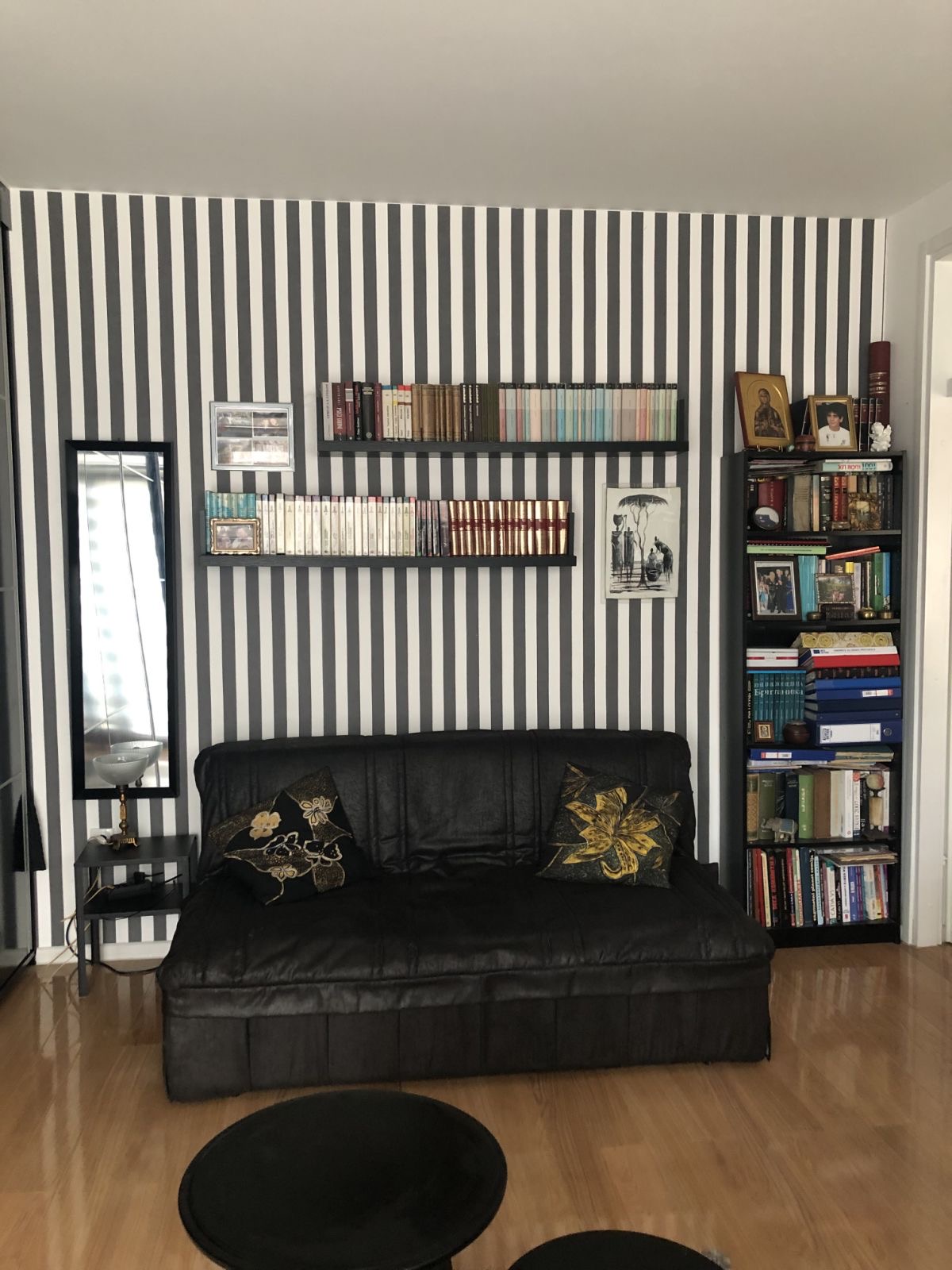 TROSOBAN STAN U CENTRU ARANĐELOVCA SA DVE TERASE 2