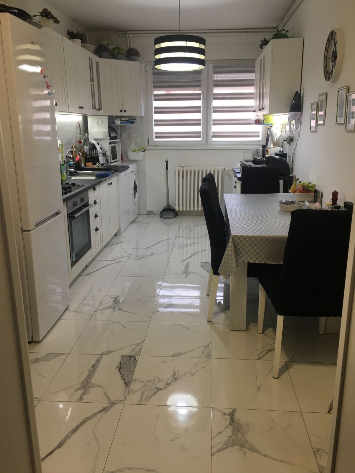 TROSOBAN STAN U CENTRU ARANĐELOVCA SA DVE TERASE 4