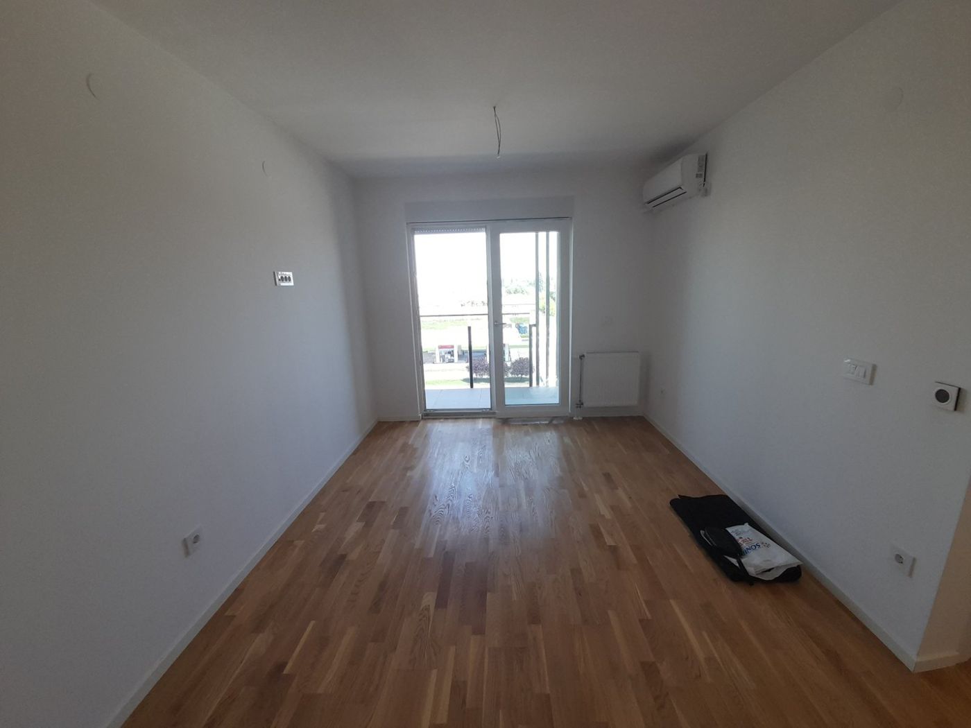 Nov neusaljavan   omdah useljiv dvosoban stan   062 792 583 2