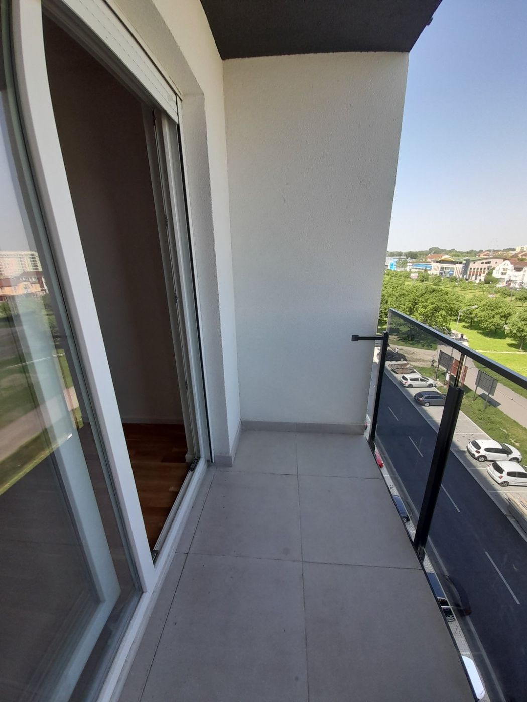 Nov neusaljavan   omdah useljiv dvosoban stan   062 792 583 5