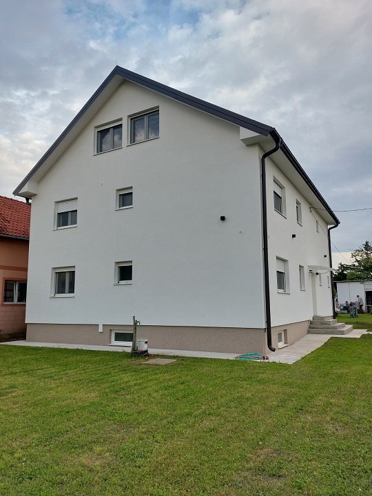 Kuca sa placem Radiofar 1