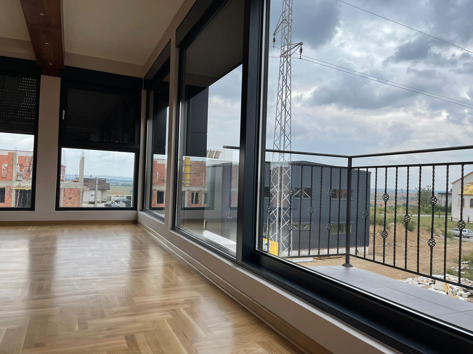 PENTHAUS SA NAJLEPŠIM POGLEDOM 3