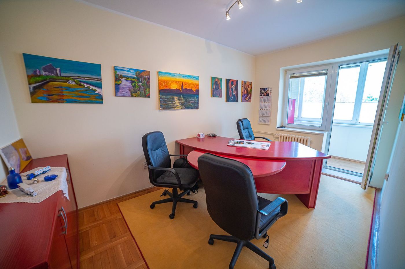 Uknjižen dvosoban stan   parking mesto   odmah useljiv   062 792 583 2