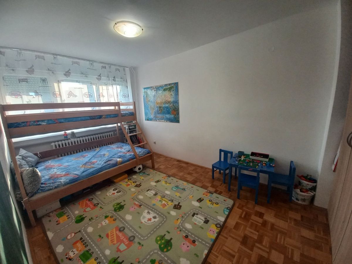 Komforan trosoban stan idealnog rasporeda  4