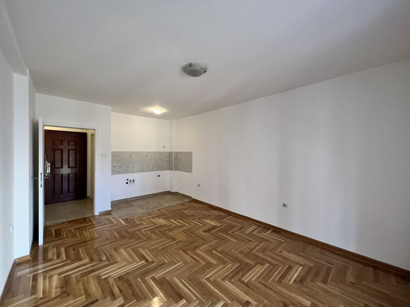 Odmah useljiv dvosoban stan idealnog rasporeda   bez ulaganja 2