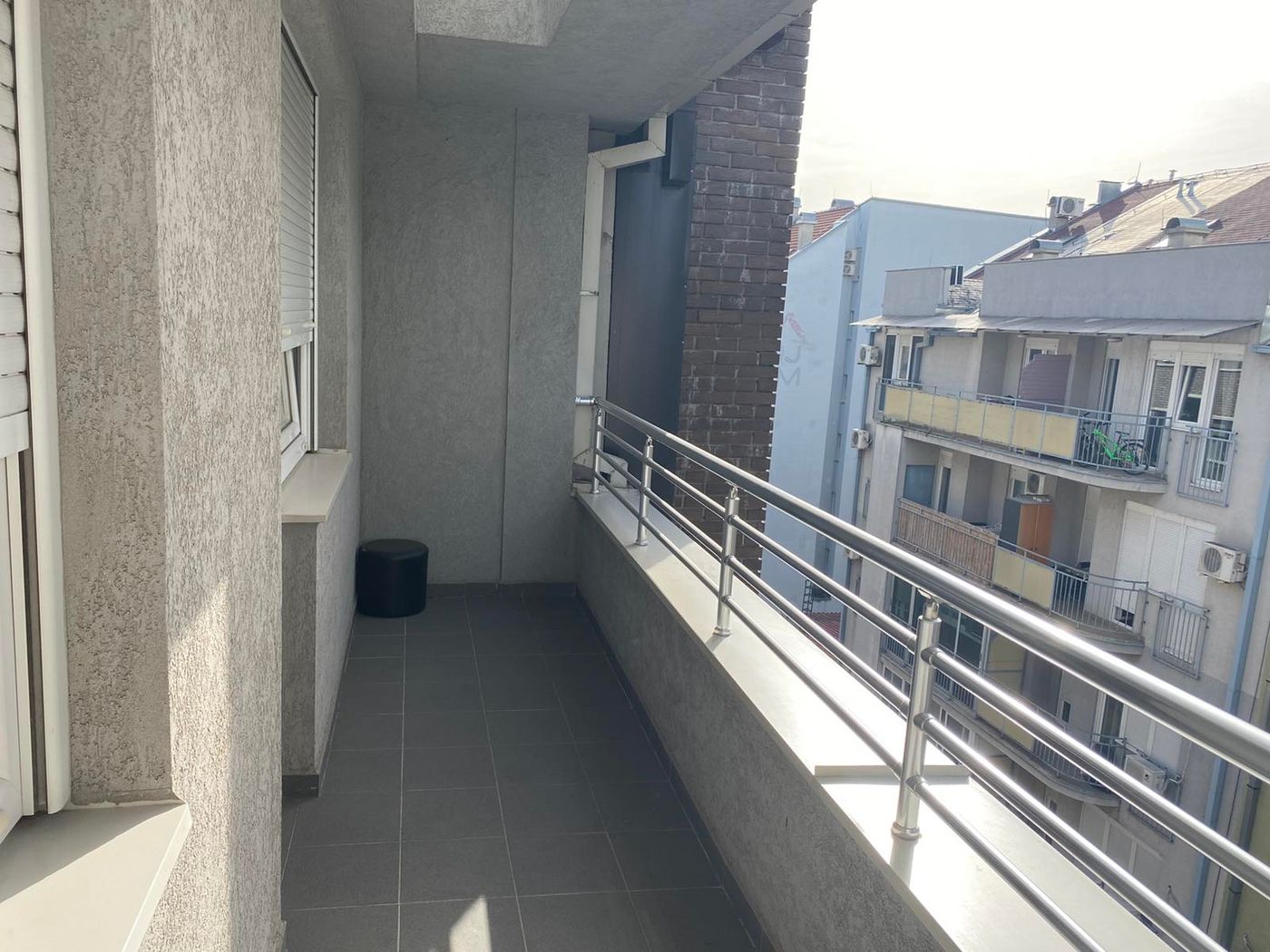 Laze Kostića   odmah useljiv   odličan raspored   062 792 583 4