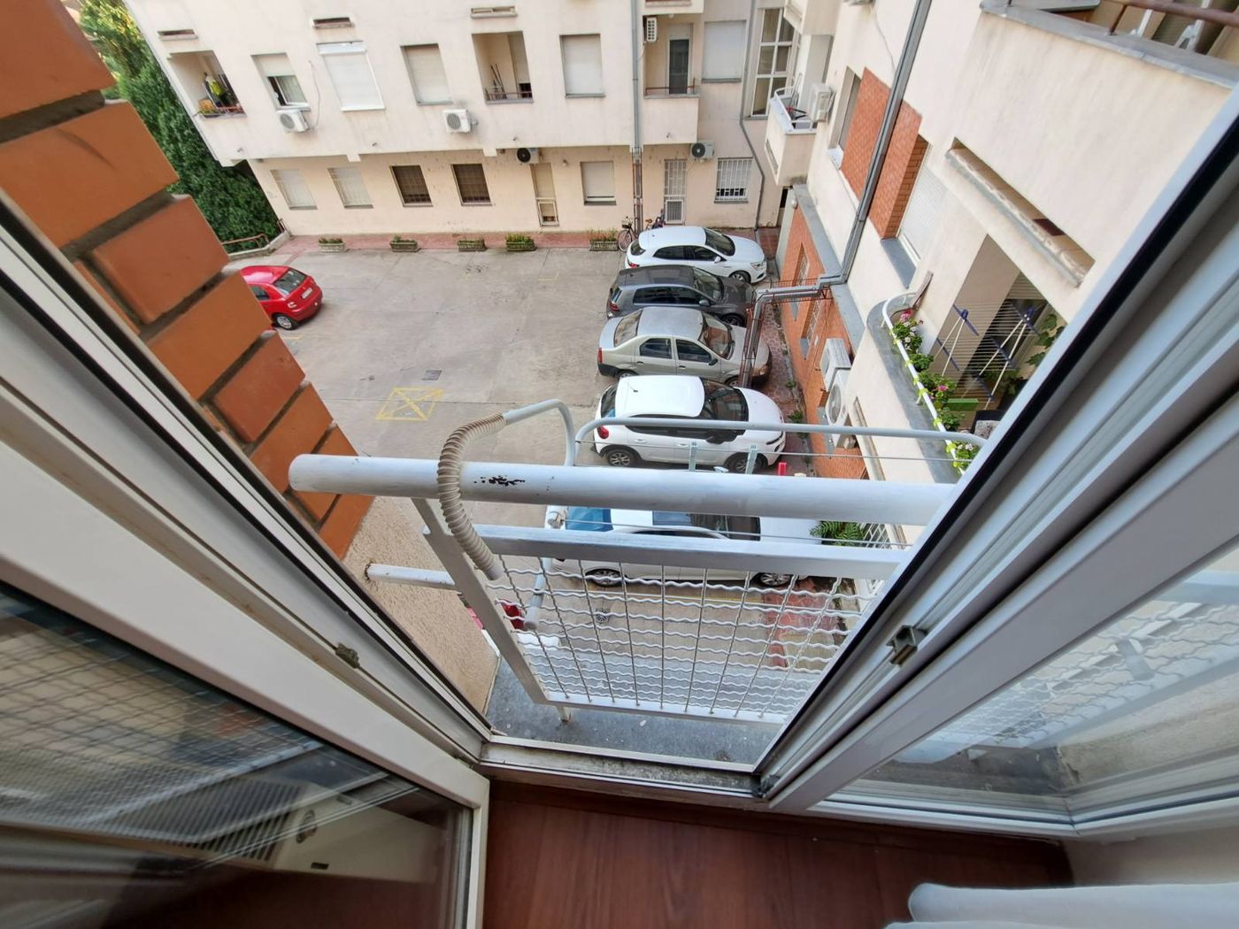 Sjajna garsonjera na Grbavici   retko u ponudi 3