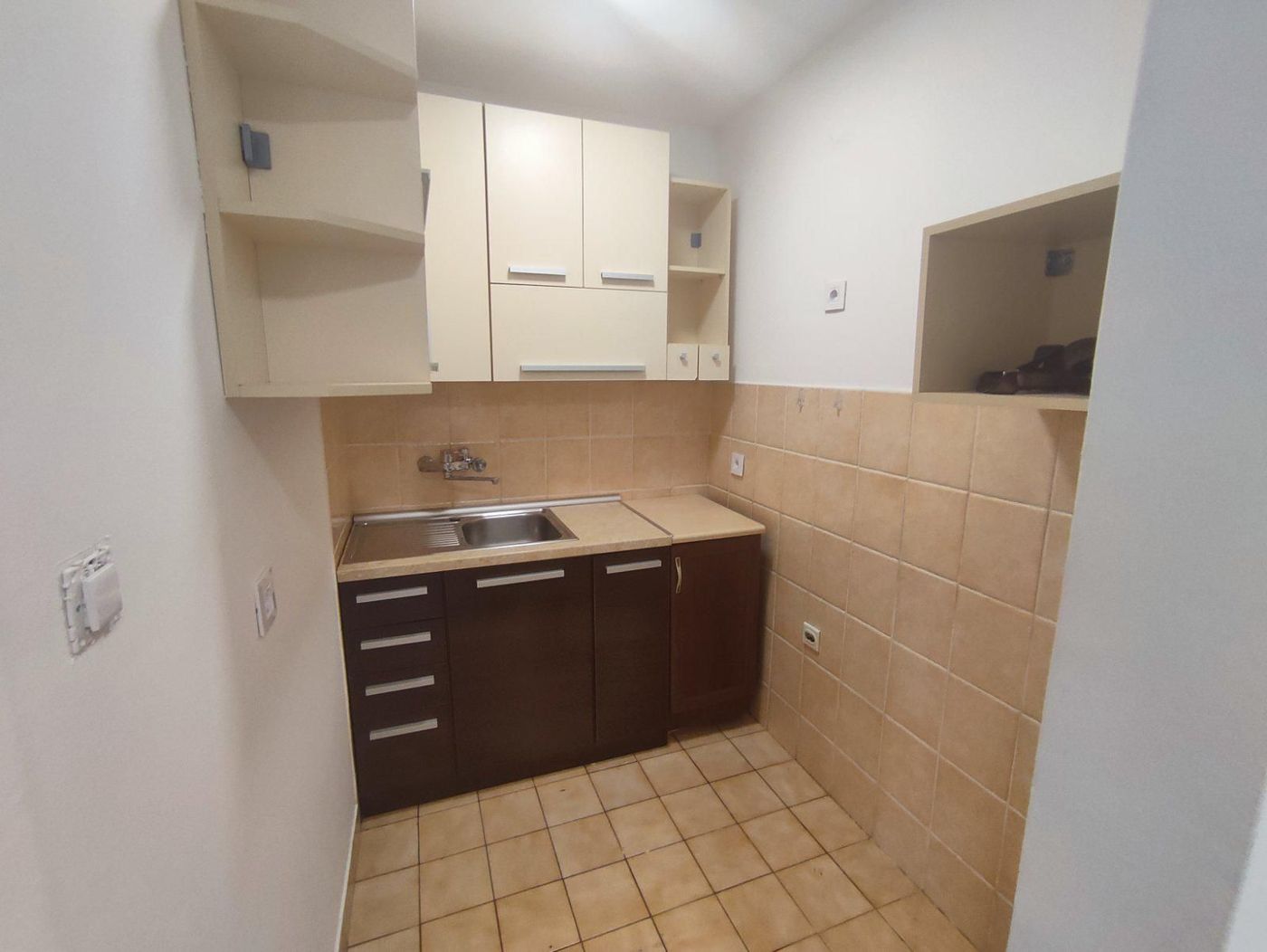 Jednosoban stan bez ulaganja   odlična lokacija 3