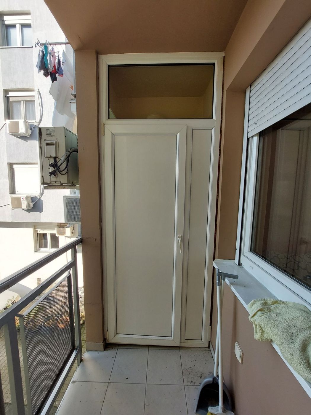 Uknjižen   odmah useljiv jednoiposoban stan   062 792 583 4